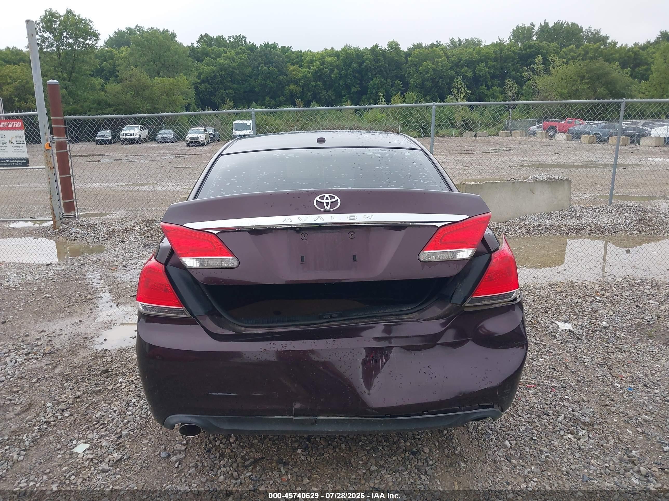 2011 Toyota Avalon   Maroon vin: 4T1BK3DB5BU430565