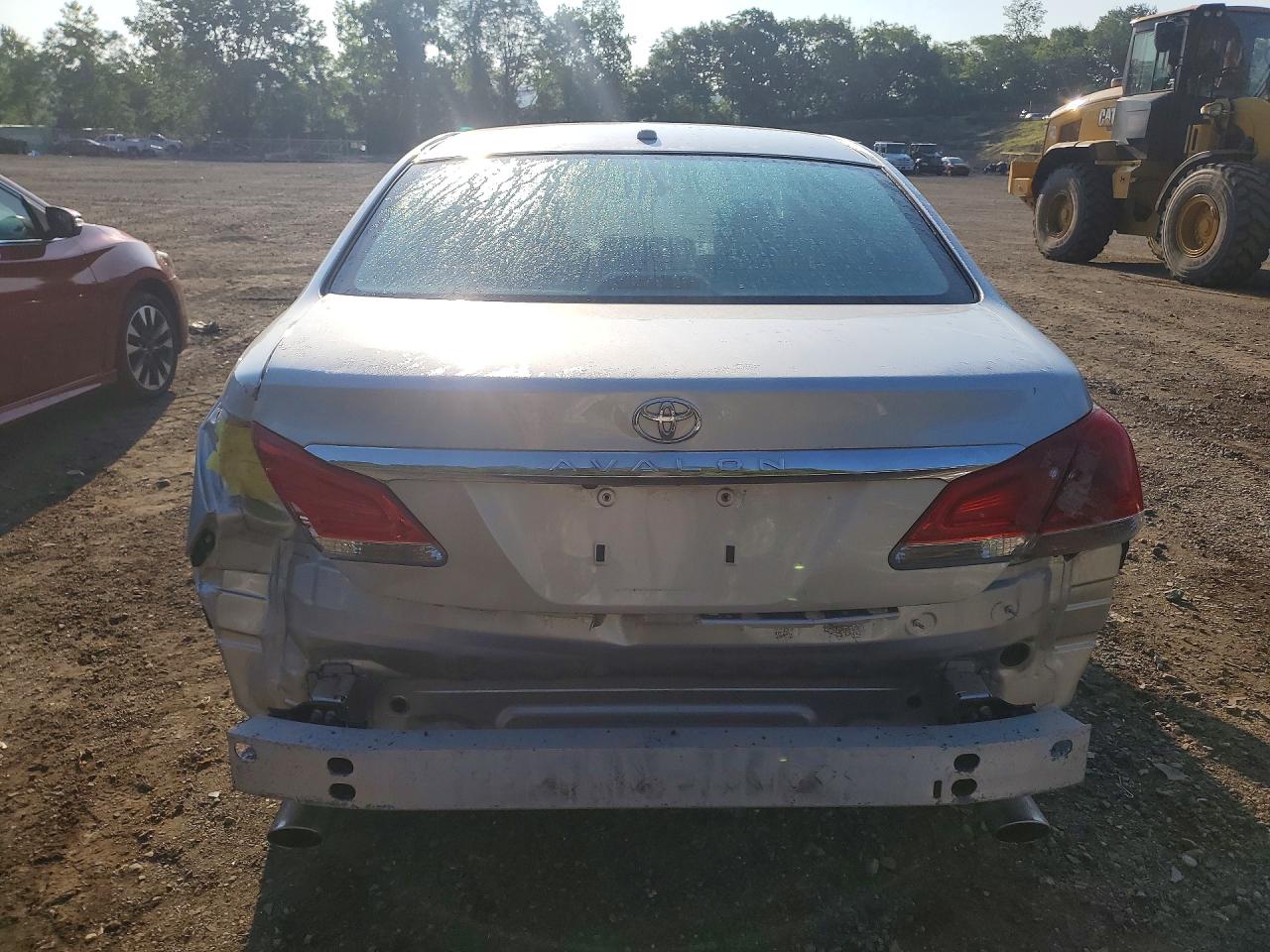 2011 Toyota Avalon Base Silver vin: 4T1BK3DB5BU430940