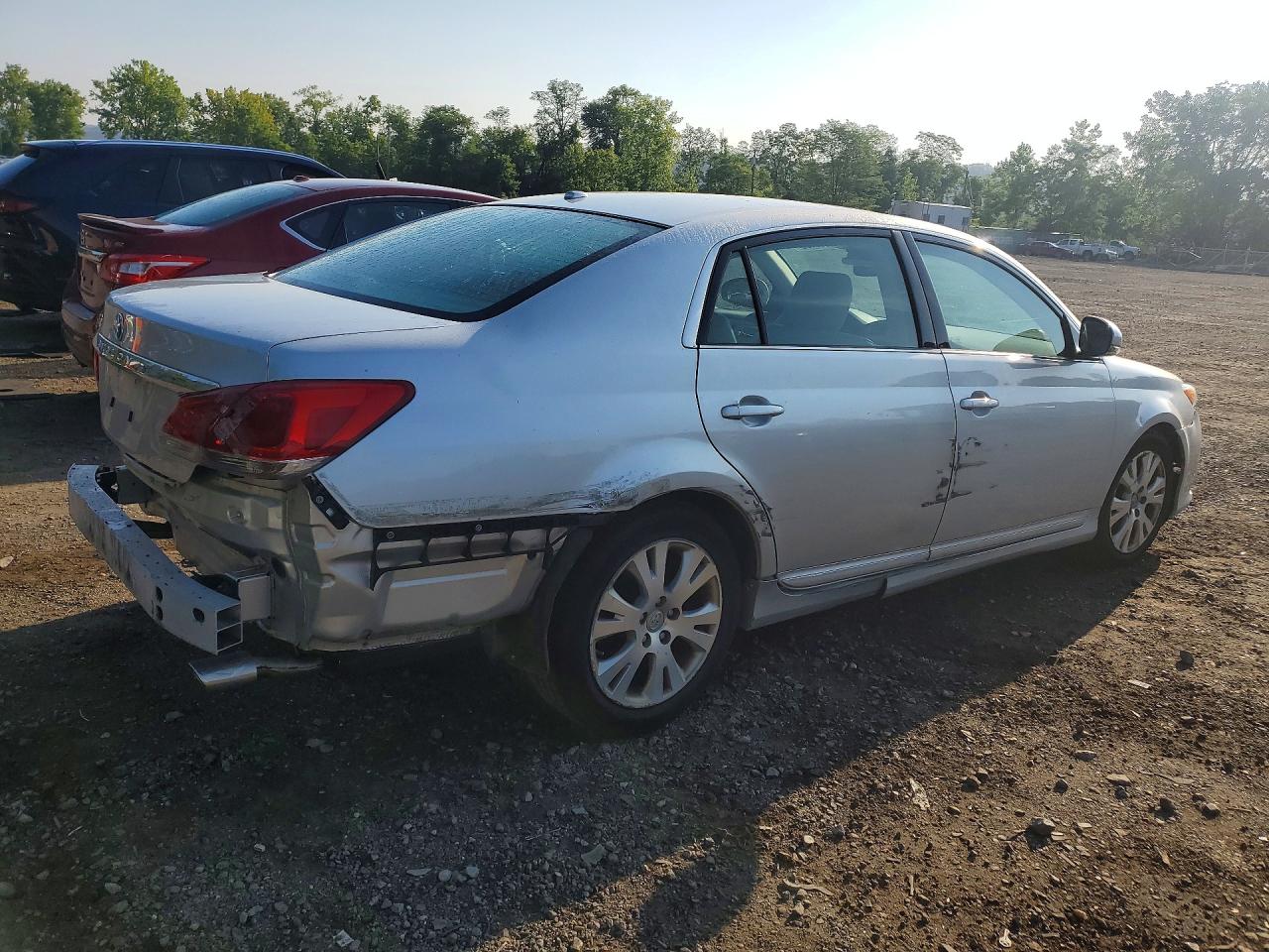 2011 Toyota Avalon Base Silver vin: 4T1BK3DB5BU430940