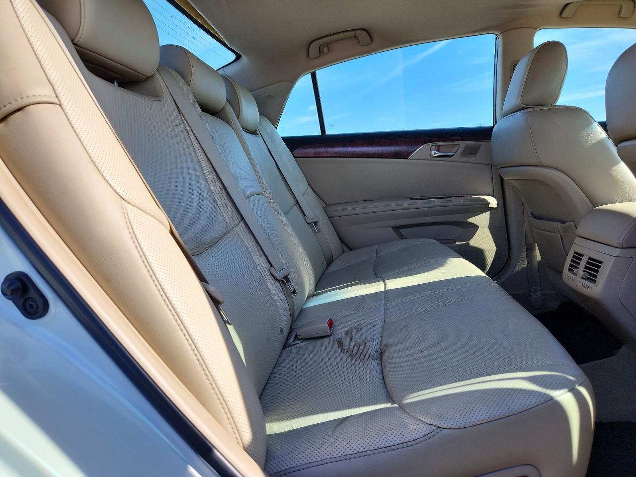 2011 Toyota Avalon Limited White vin: 4T1BK3DB5BU433398