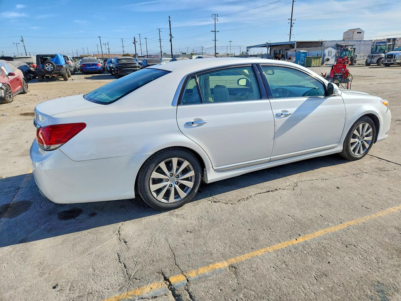 2011 Toyota Avalon Limited White vin: 4T1BK3DB5BU433398