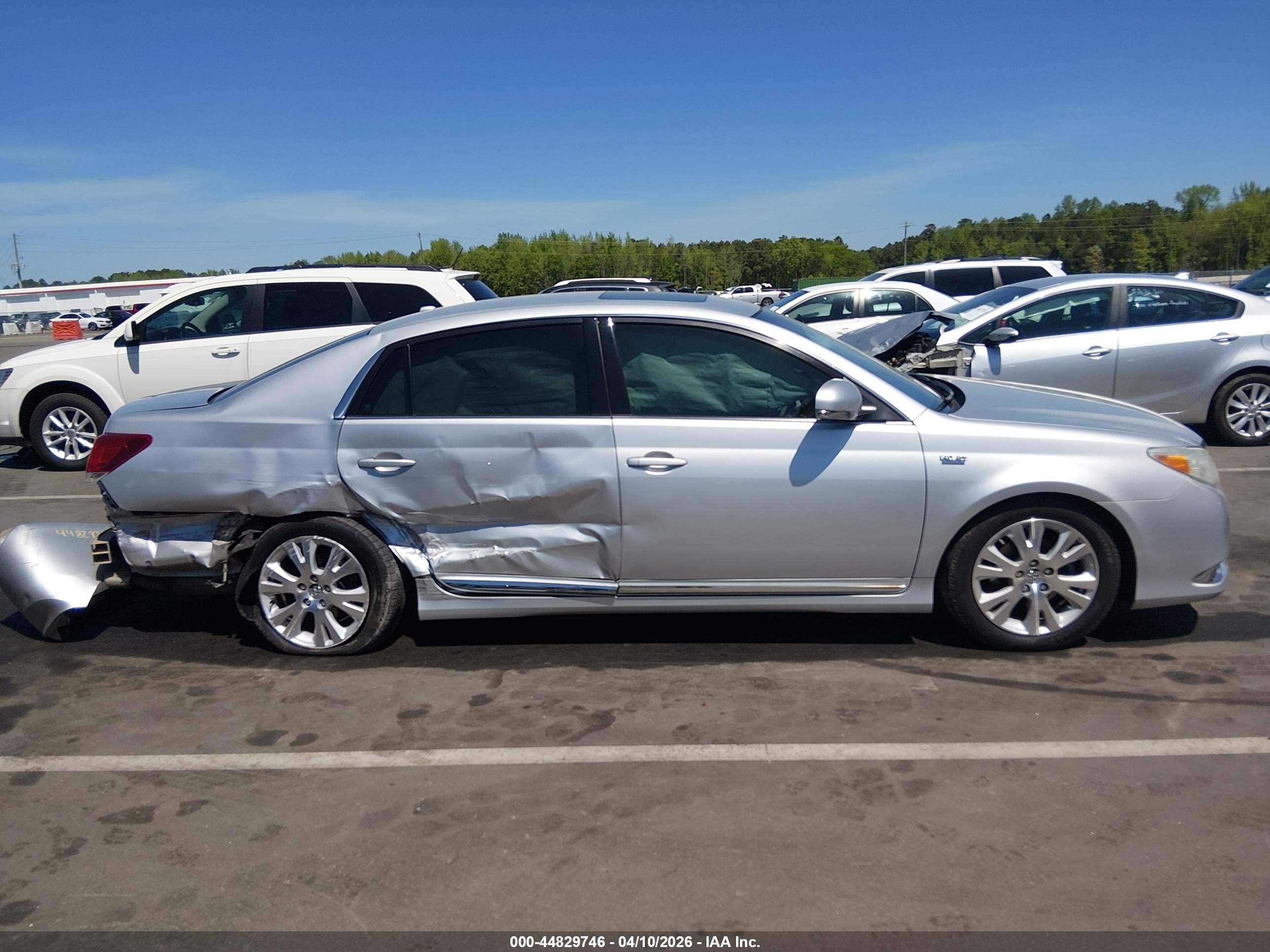 2012 Toyota Avalon   Серебряный vin: 4T1BK3DB5CU451000