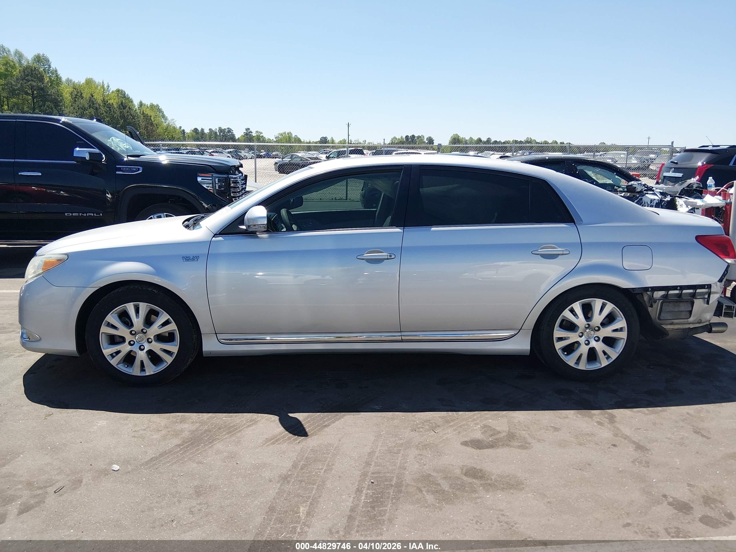 2012 Toyota Avalon   Серебряный vin: 4T1BK3DB5CU451000