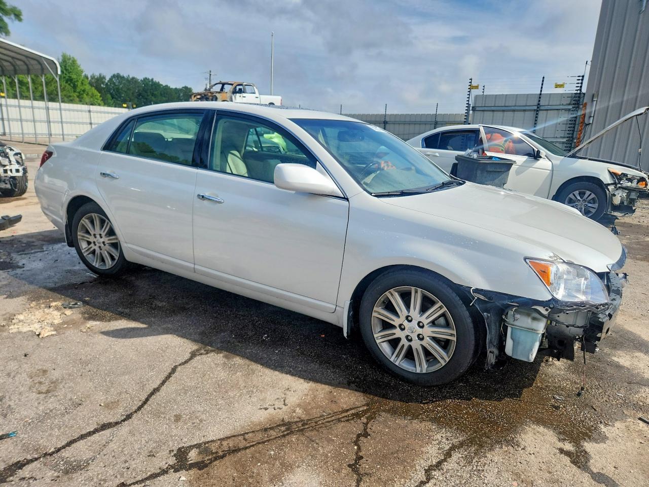 2010 Toyota Avalon Limited Белый vin: 4T1BK3DB6AU352490