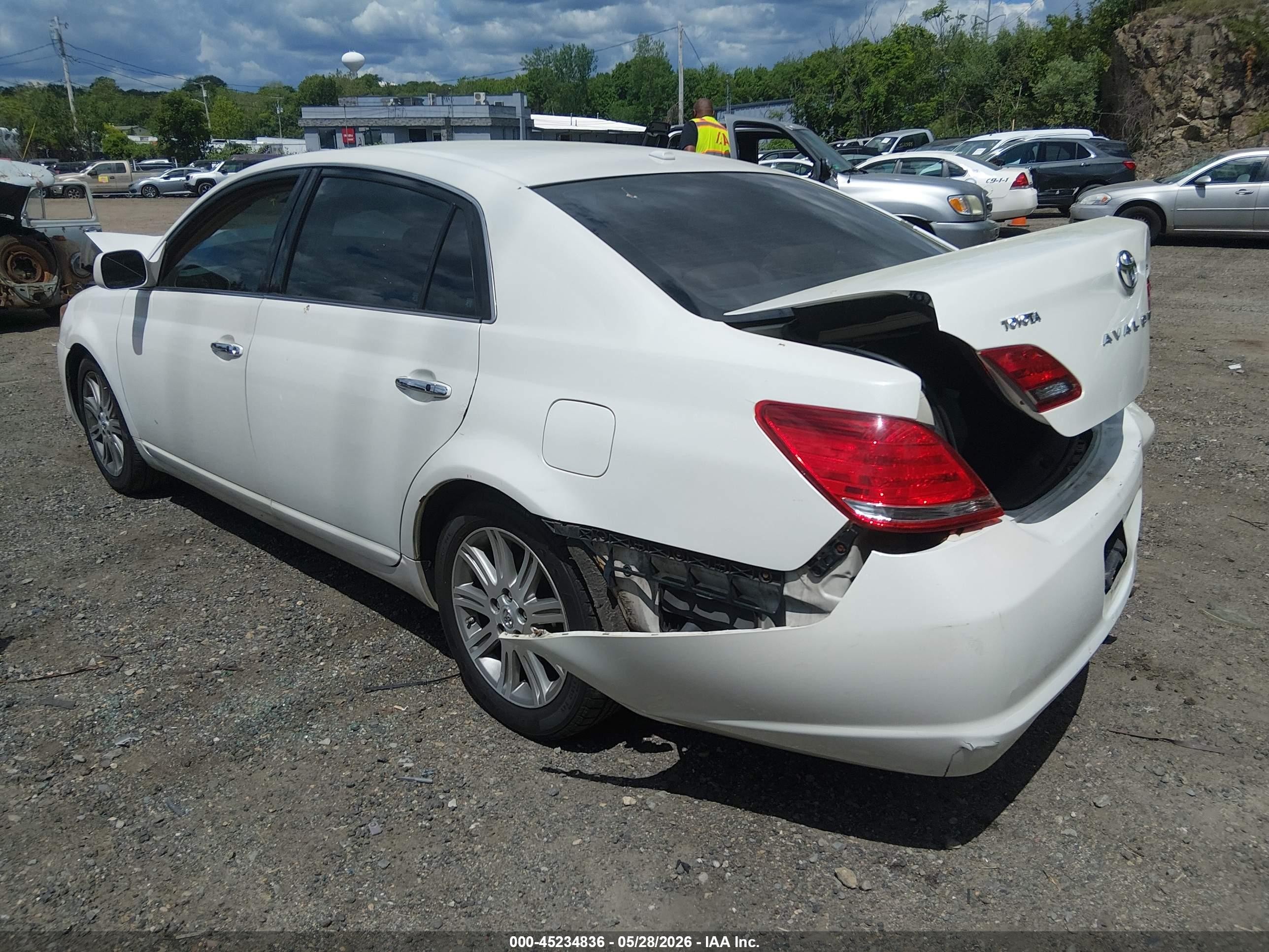 2010 Toyota Avalon Limited White vin: 4T1BK3DB6AU353400