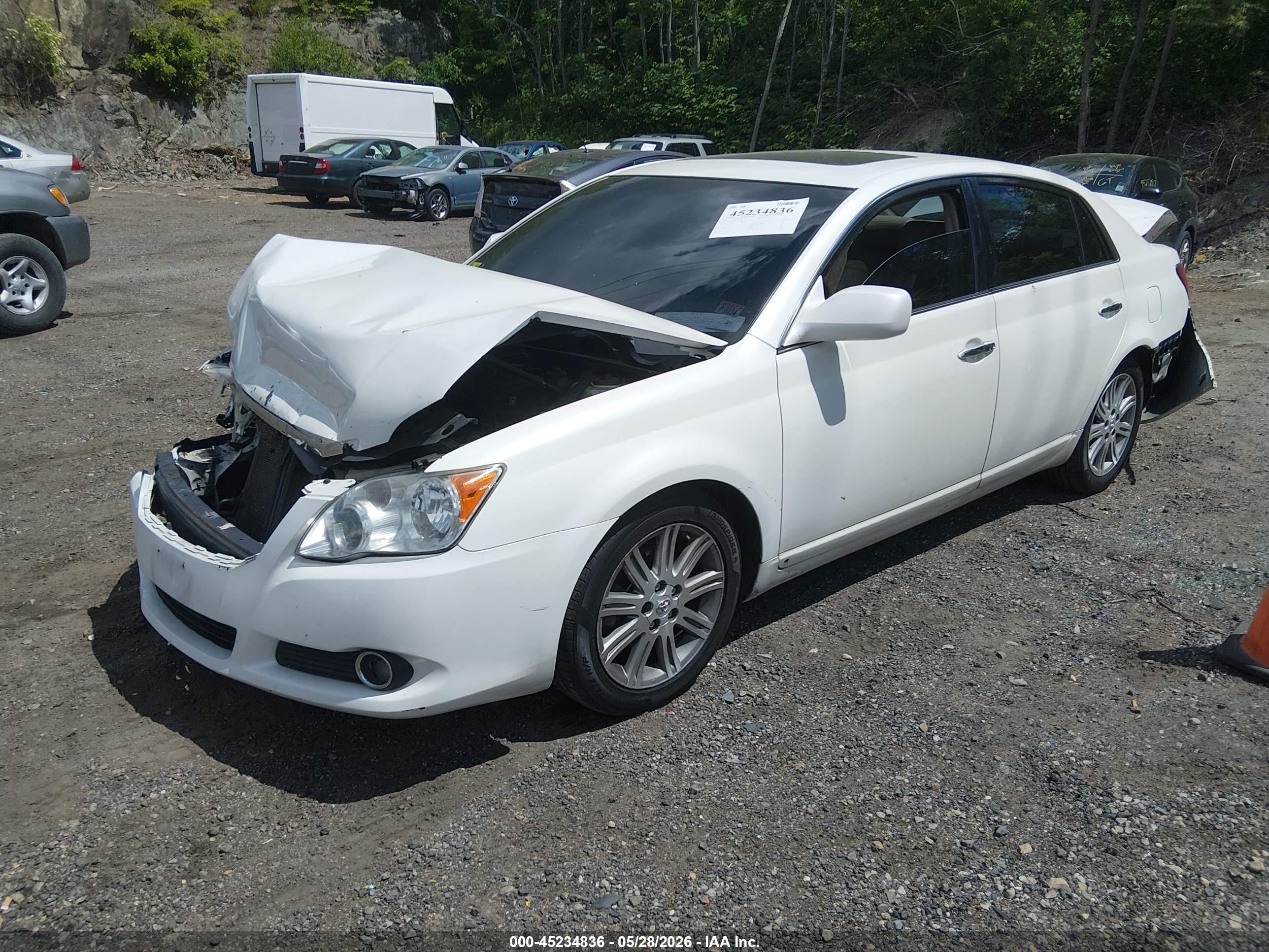2010 Toyota Avalon Limited White vin: 4T1BK3DB6AU353400