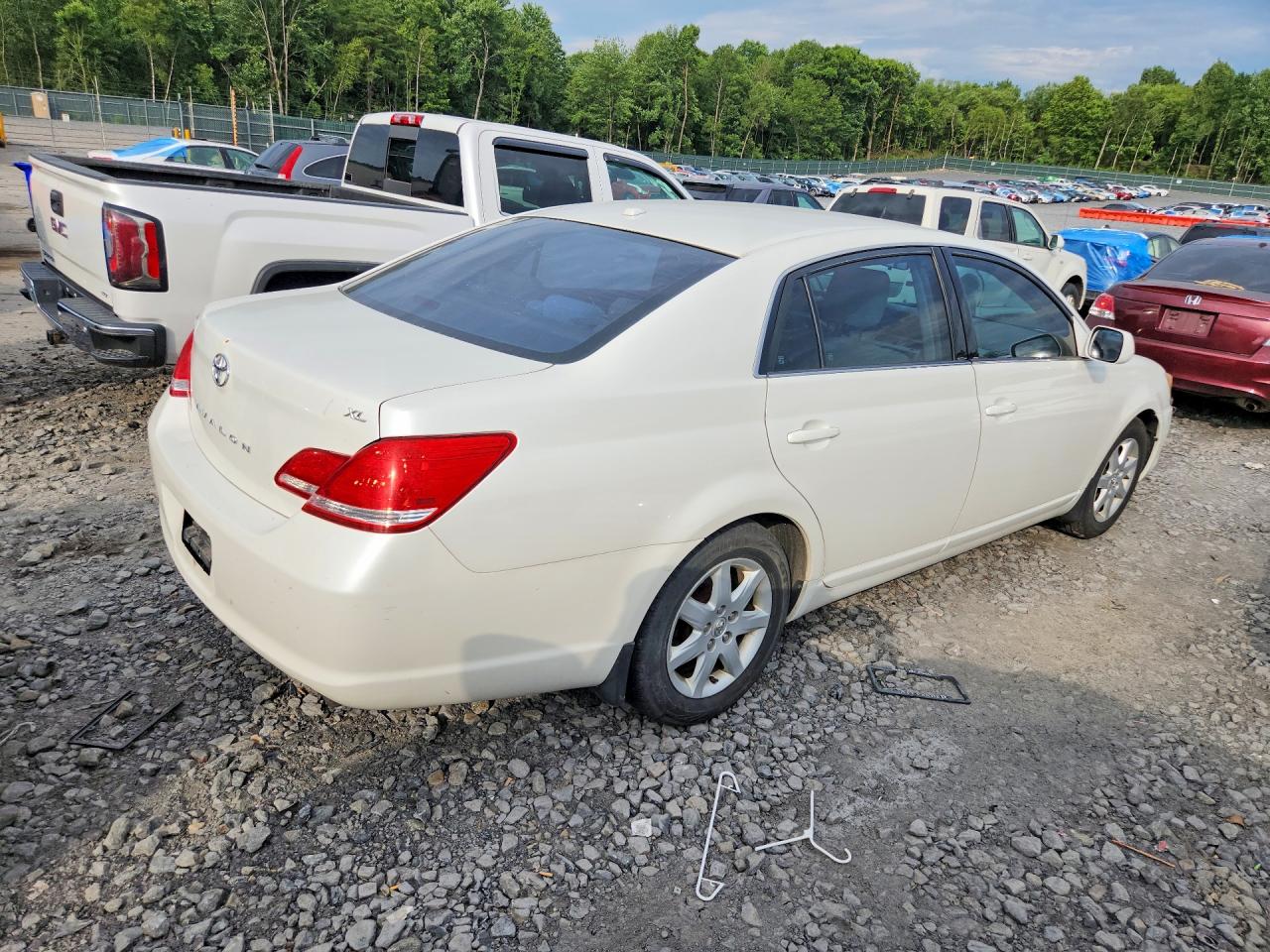 2010 Toyota Avalon Xl White vin: 4T1BK3DB6AU361643