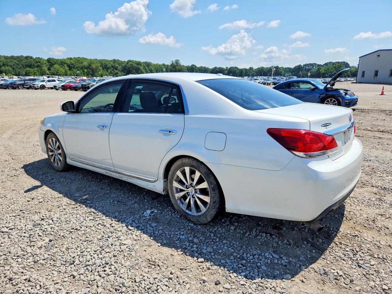 2011 Toyota Avalon Limited White vin: 4T1BK3DB6BU371039