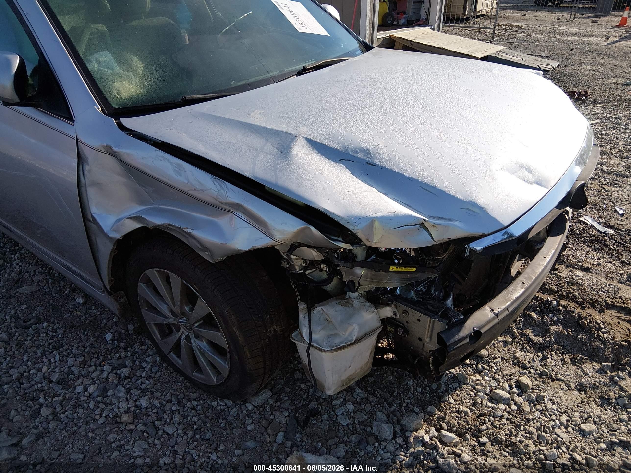2011 Toyota Avalon Limited Серебряный vin: 4T1BK3DB6BU379450