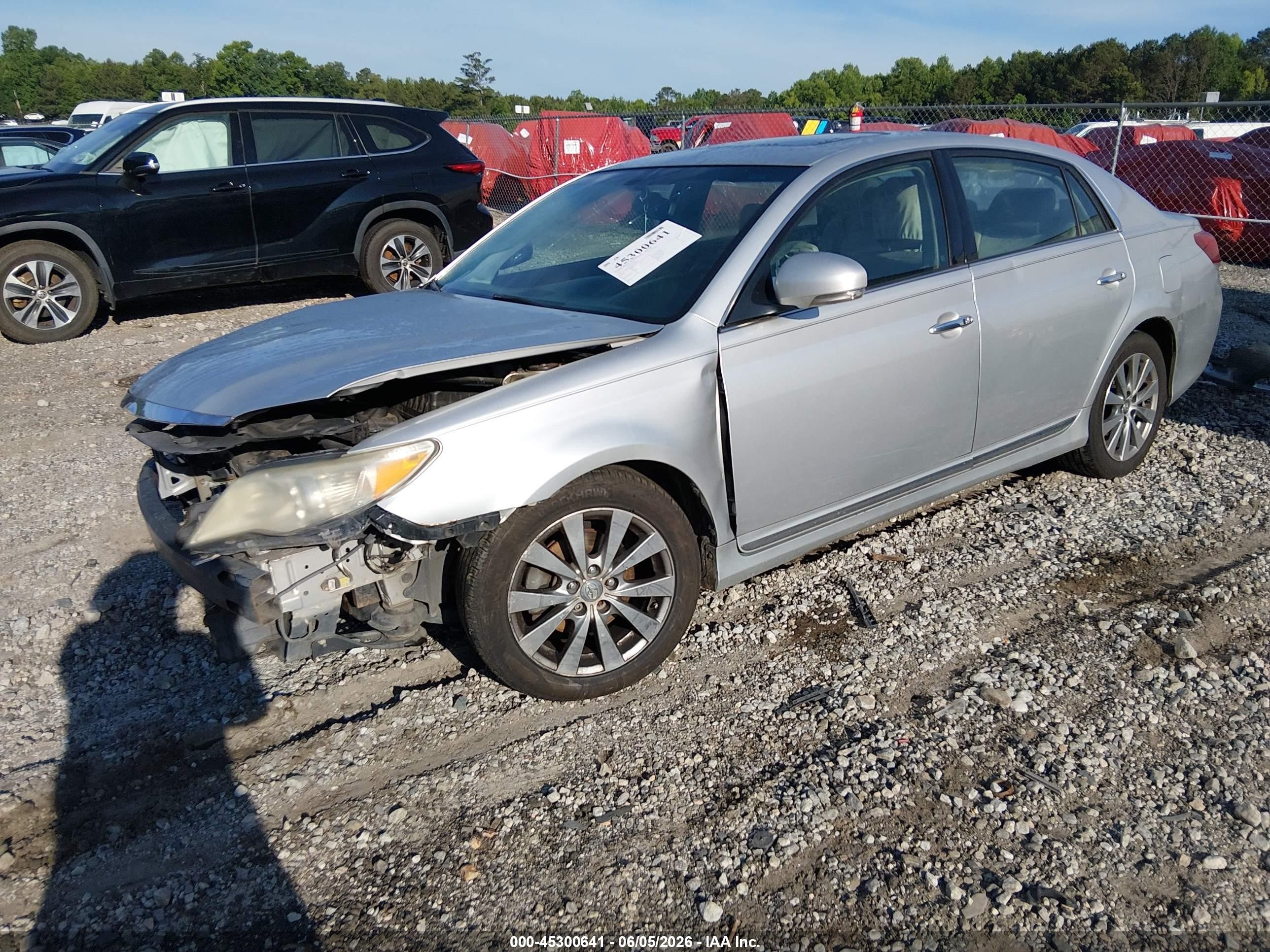 2011 Toyota Avalon Limited Серебряный vin: 4T1BK3DB6BU379450