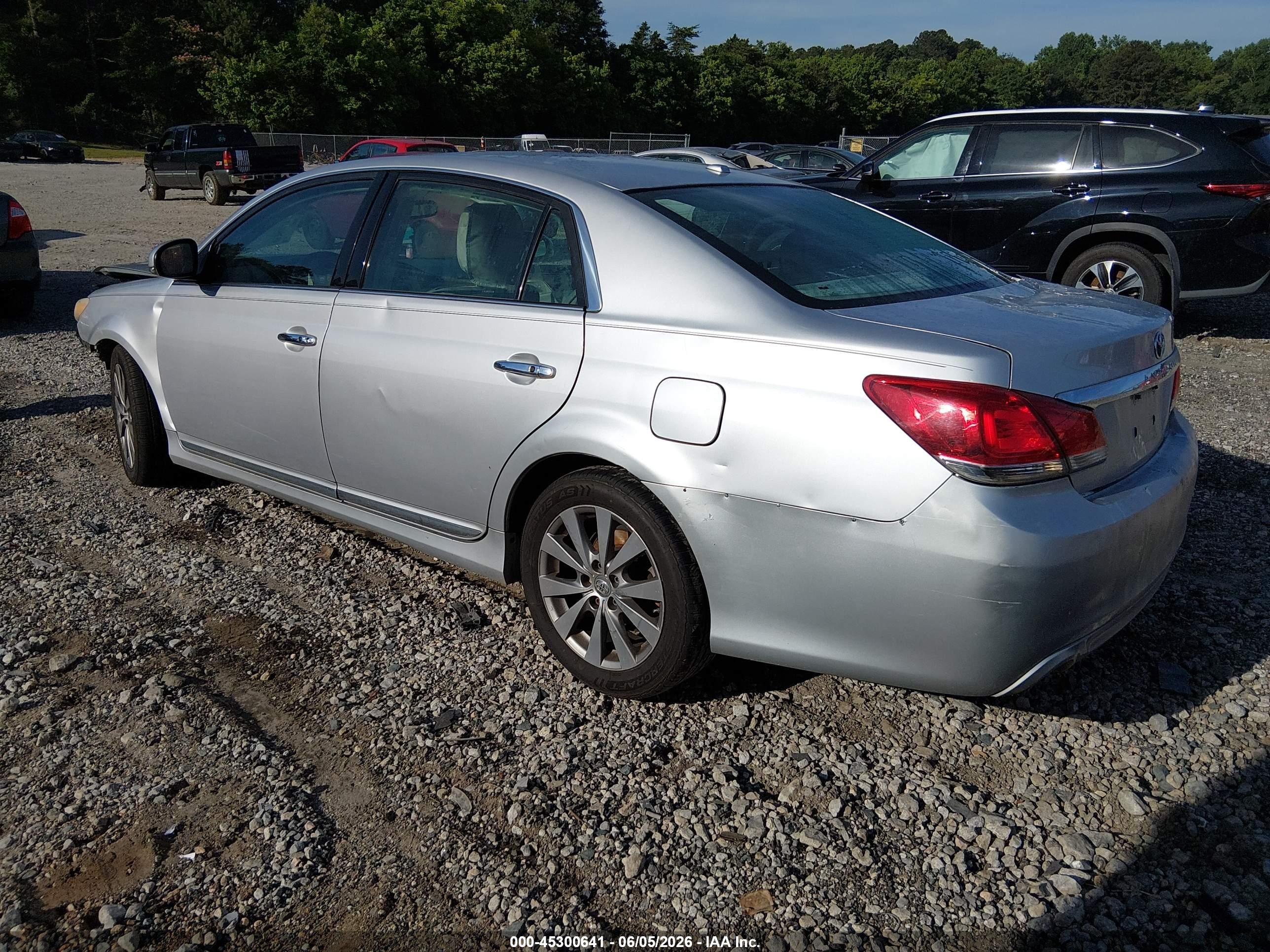 2011 Toyota Avalon Limited Серебряный vin: 4T1BK3DB6BU379450