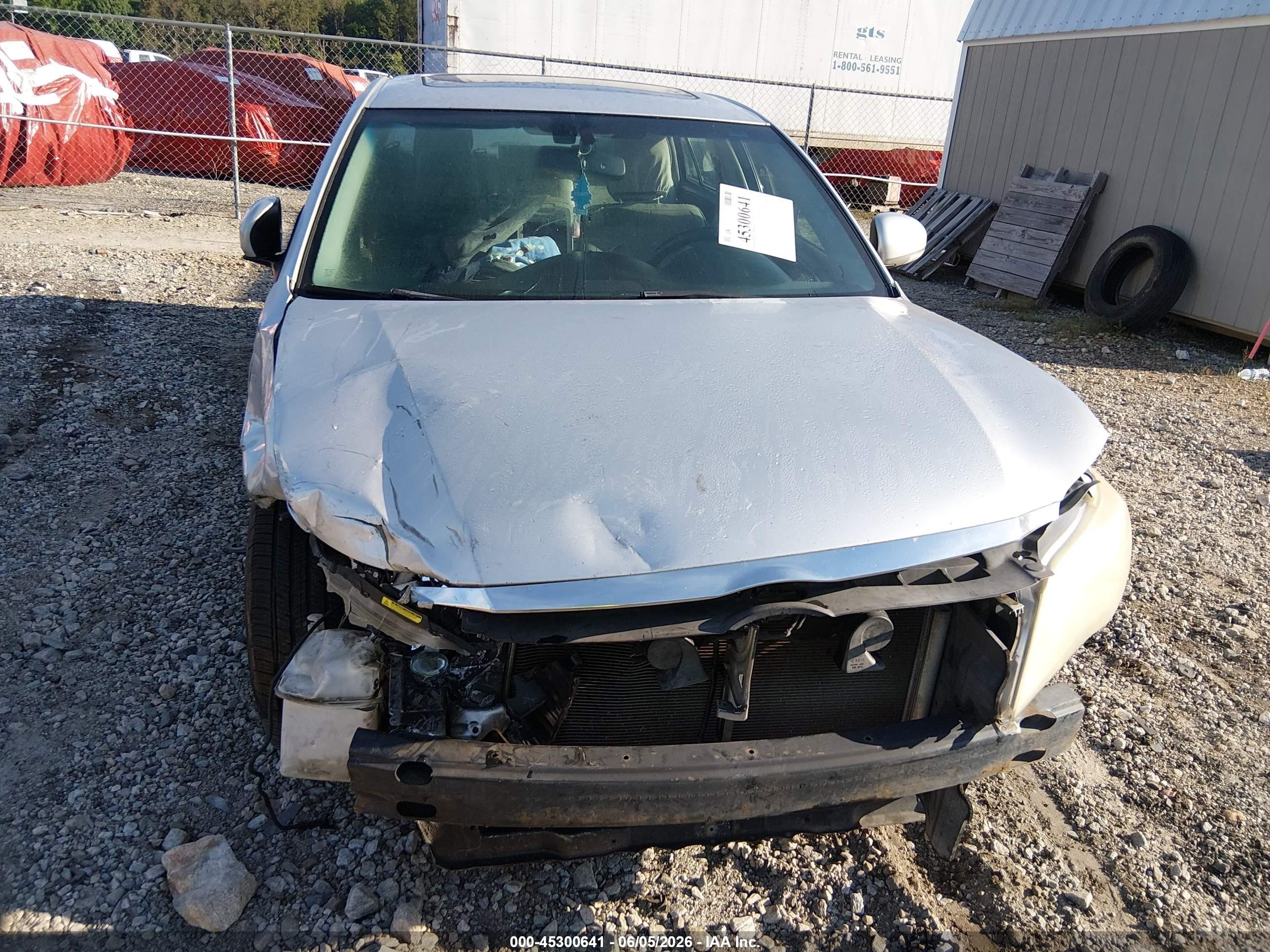 2011 Toyota Avalon Limited Серебряный vin: 4T1BK3DB6BU379450