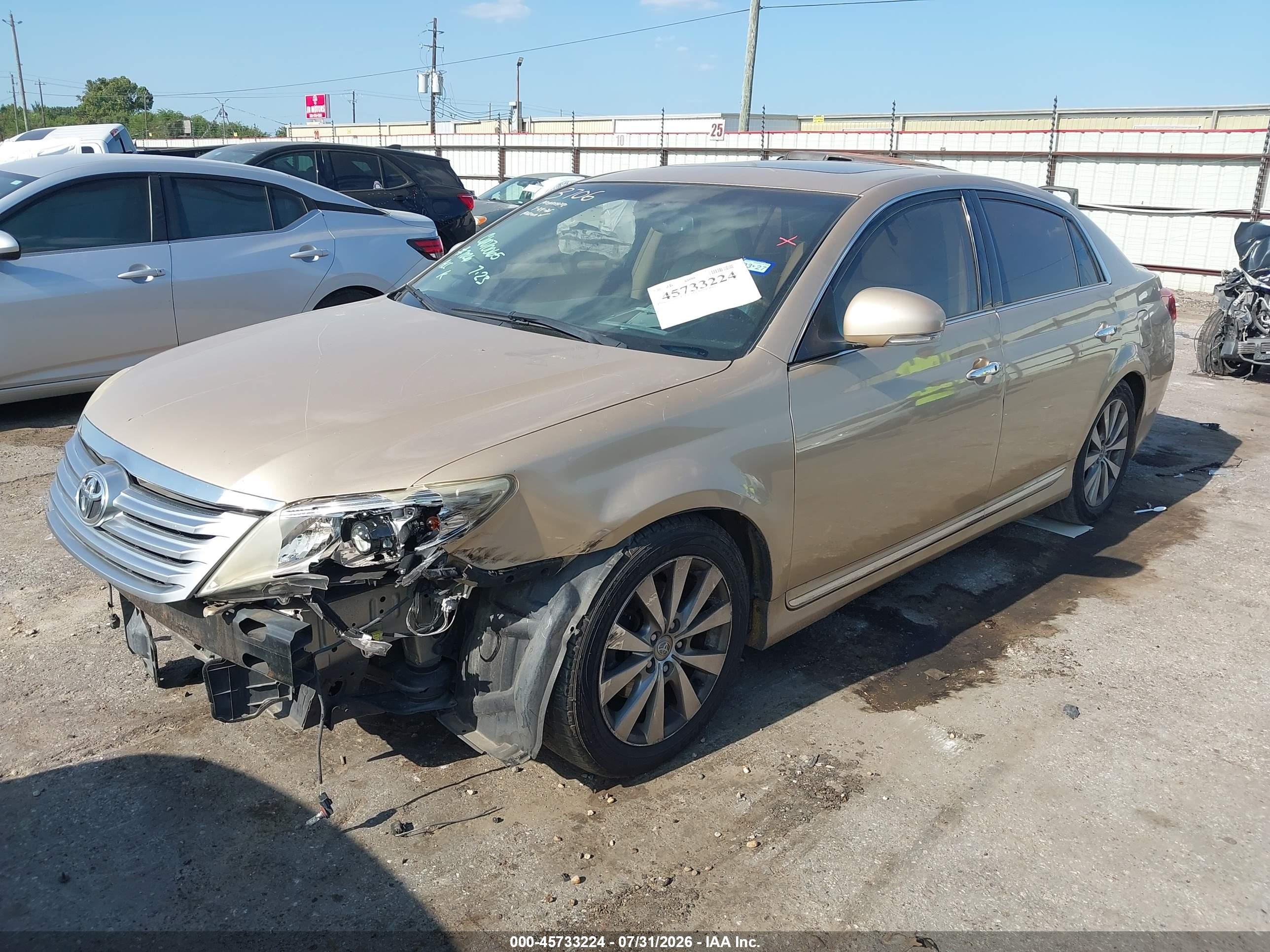 2011 Toyota Avalon Limited Золотой vin: 4T1BK3DB6BU397026