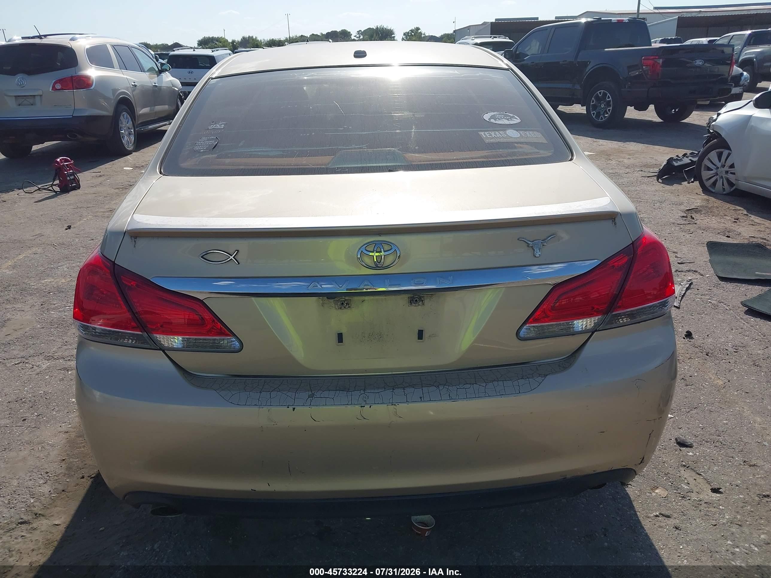 2011 Toyota Avalon Limited Золотой vin: 4T1BK3DB6BU397026