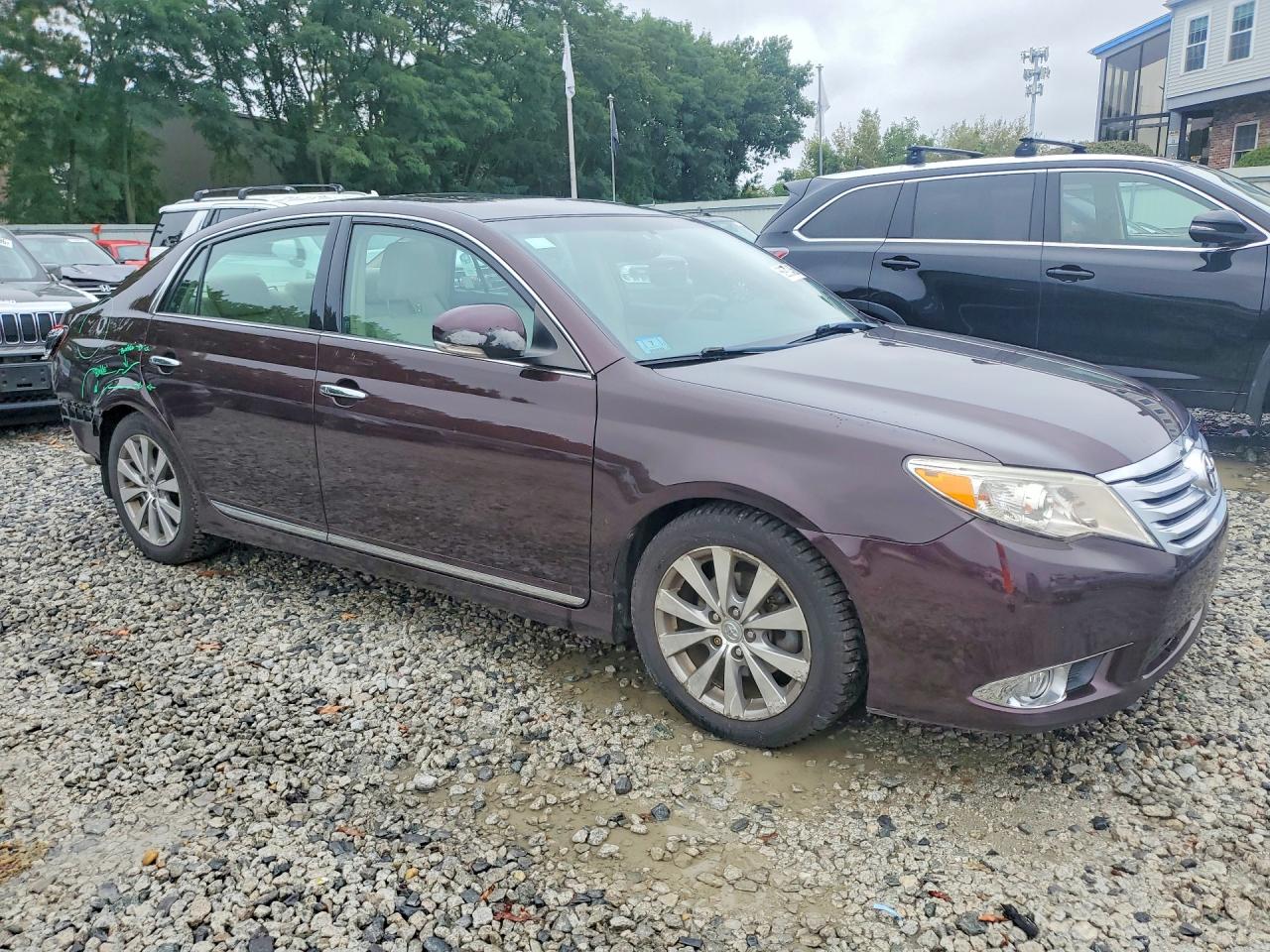 2011 Toyota Avalon Limited Burgundy vin: 4T1BK3DB6BU418487