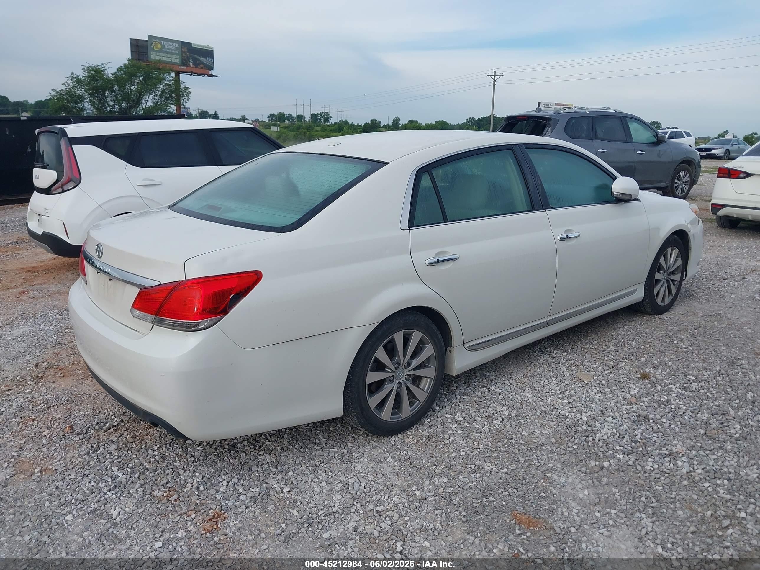 2011 Toyota Avalon Limited White vin: 4T1BK3DB6BU421440