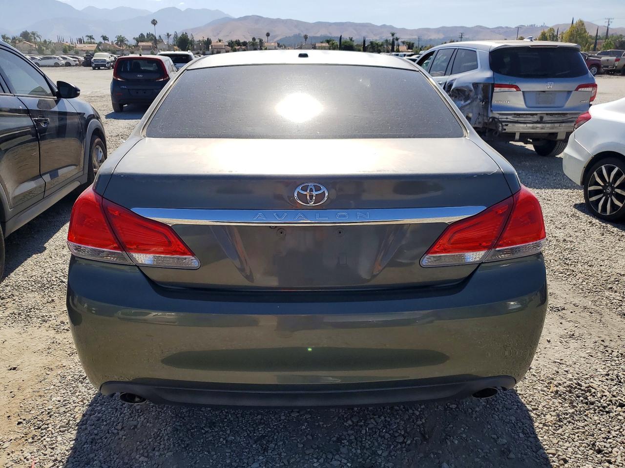 2011 Toyota Avalon Base Green vin: 4T1BK3DB6BU435189