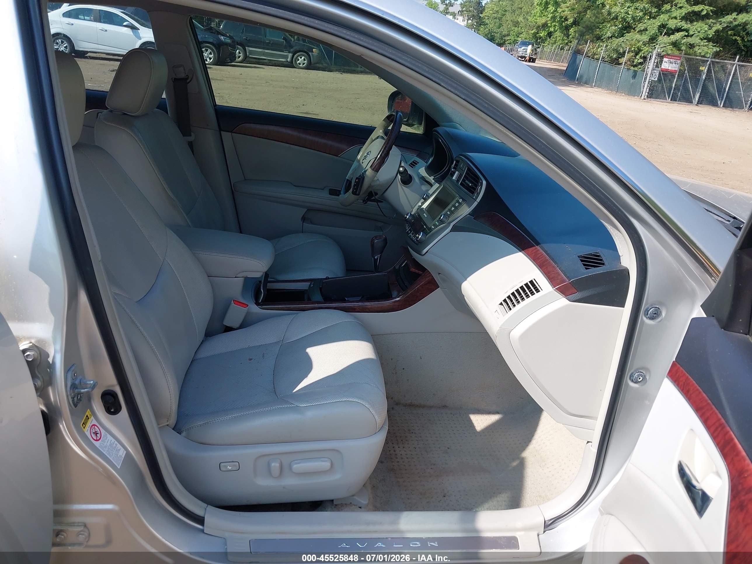 2012 Toyota Avalon Limited Серебряный vin: 4T1BK3DB6CU458358