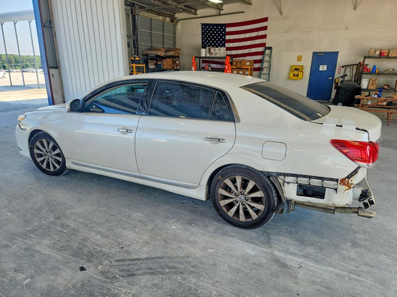 2012 Toyota Avalon Limited White vin: 4T1BK3DB6CU471238