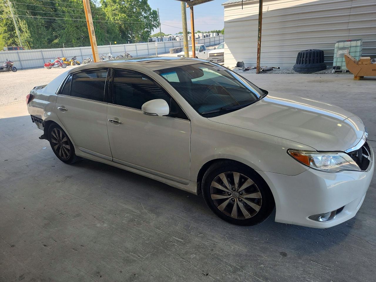 2012 Toyota Avalon Limited White vin: 4T1BK3DB6CU471238