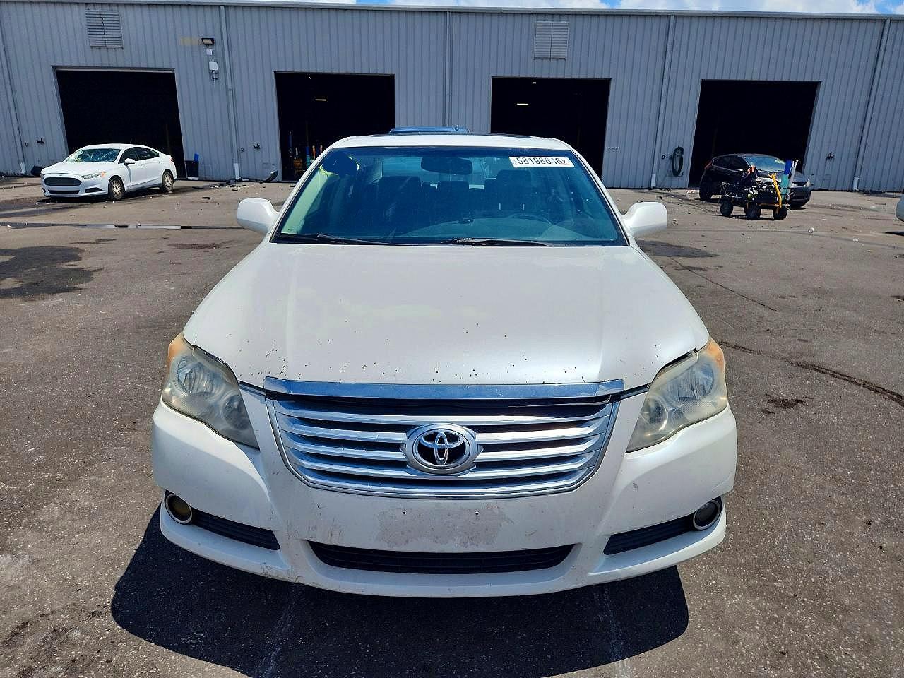 2010 Toyota Avalon Xls White vin: 4T1BK3DB7AU352370