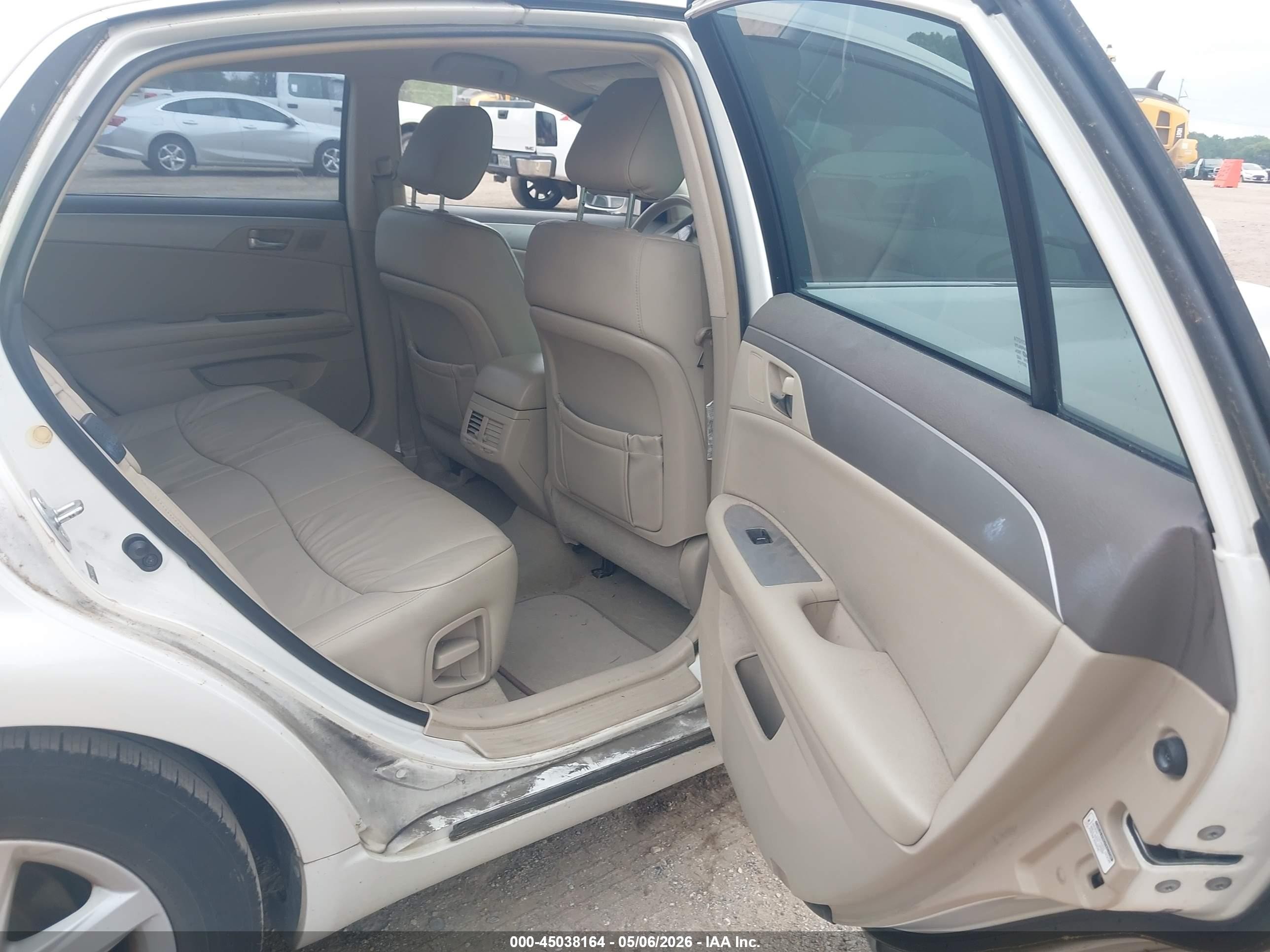 2010 Toyota Avalon Xl White vin: 4T1BK3DB7AU356970