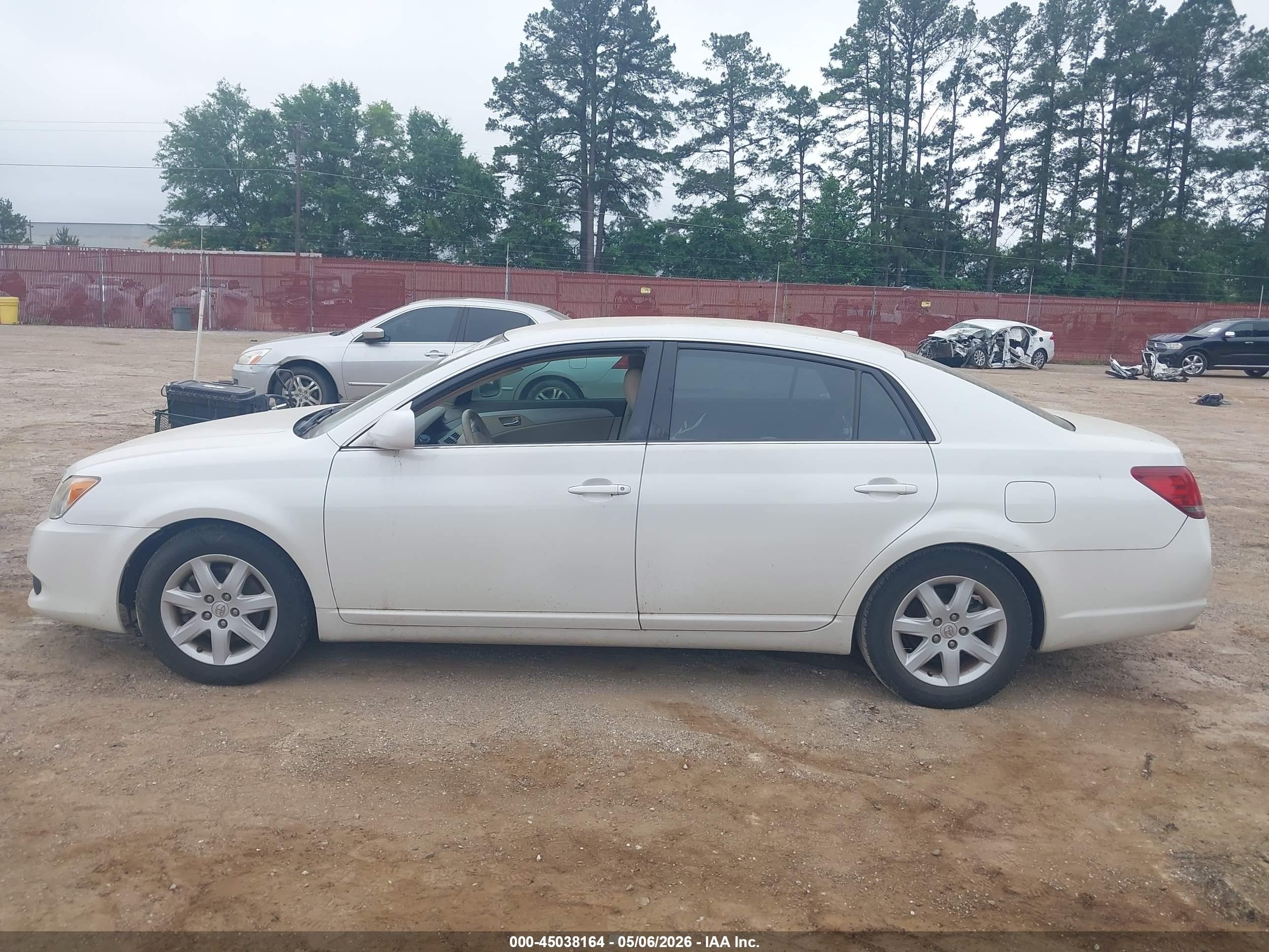 2010 Toyota Avalon Xl White vin: 4T1BK3DB7AU356970