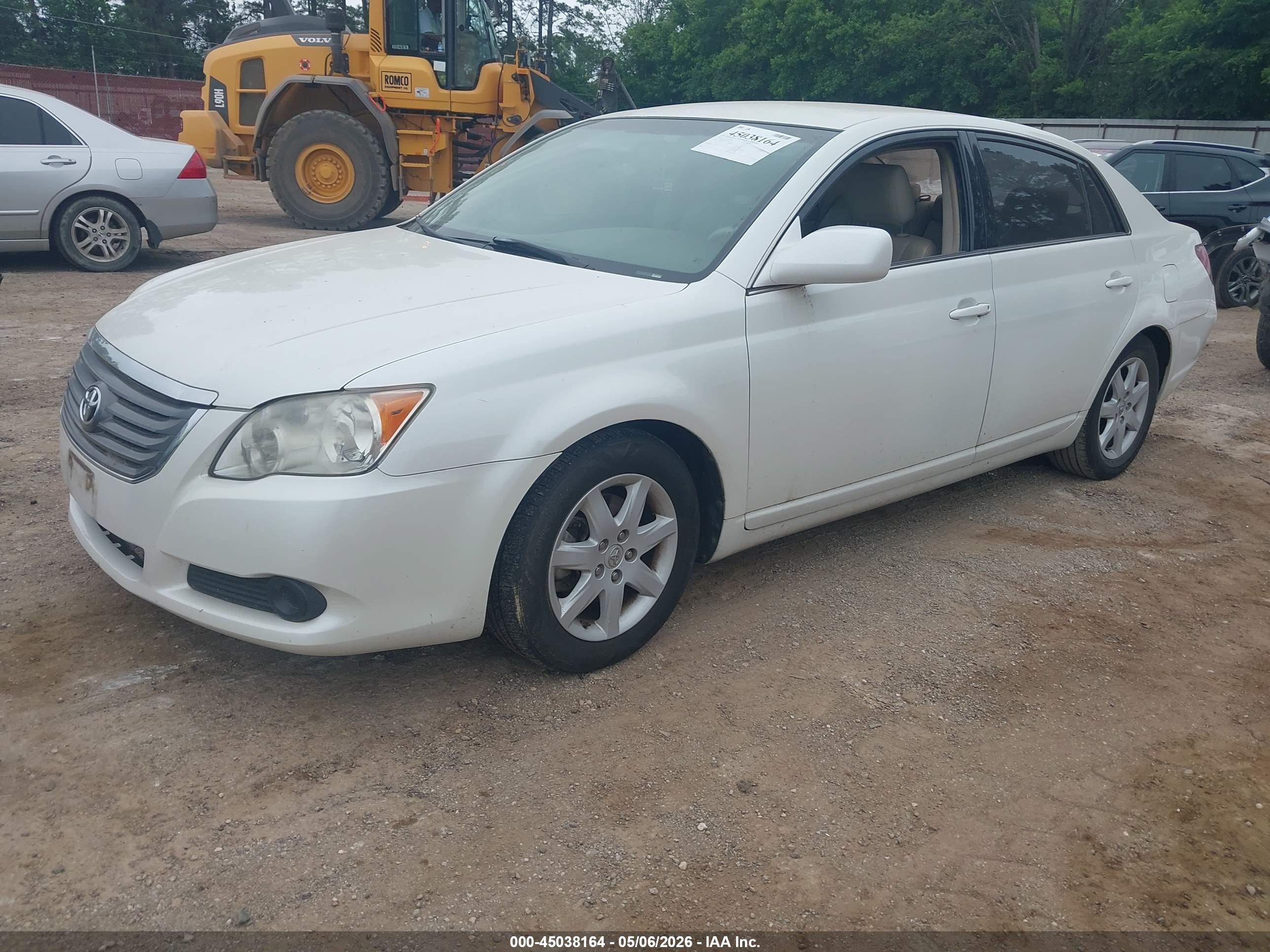 2010 Toyota Avalon Xl White vin: 4T1BK3DB7AU356970