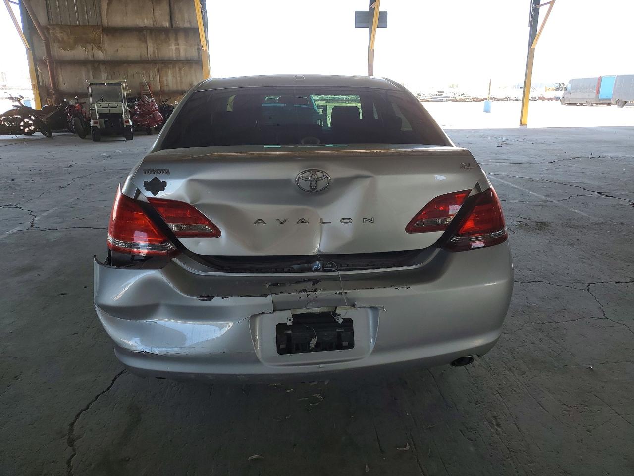 2010 Toyota Avalon Xl Silver vin: 4T1BK3DB7AU357519