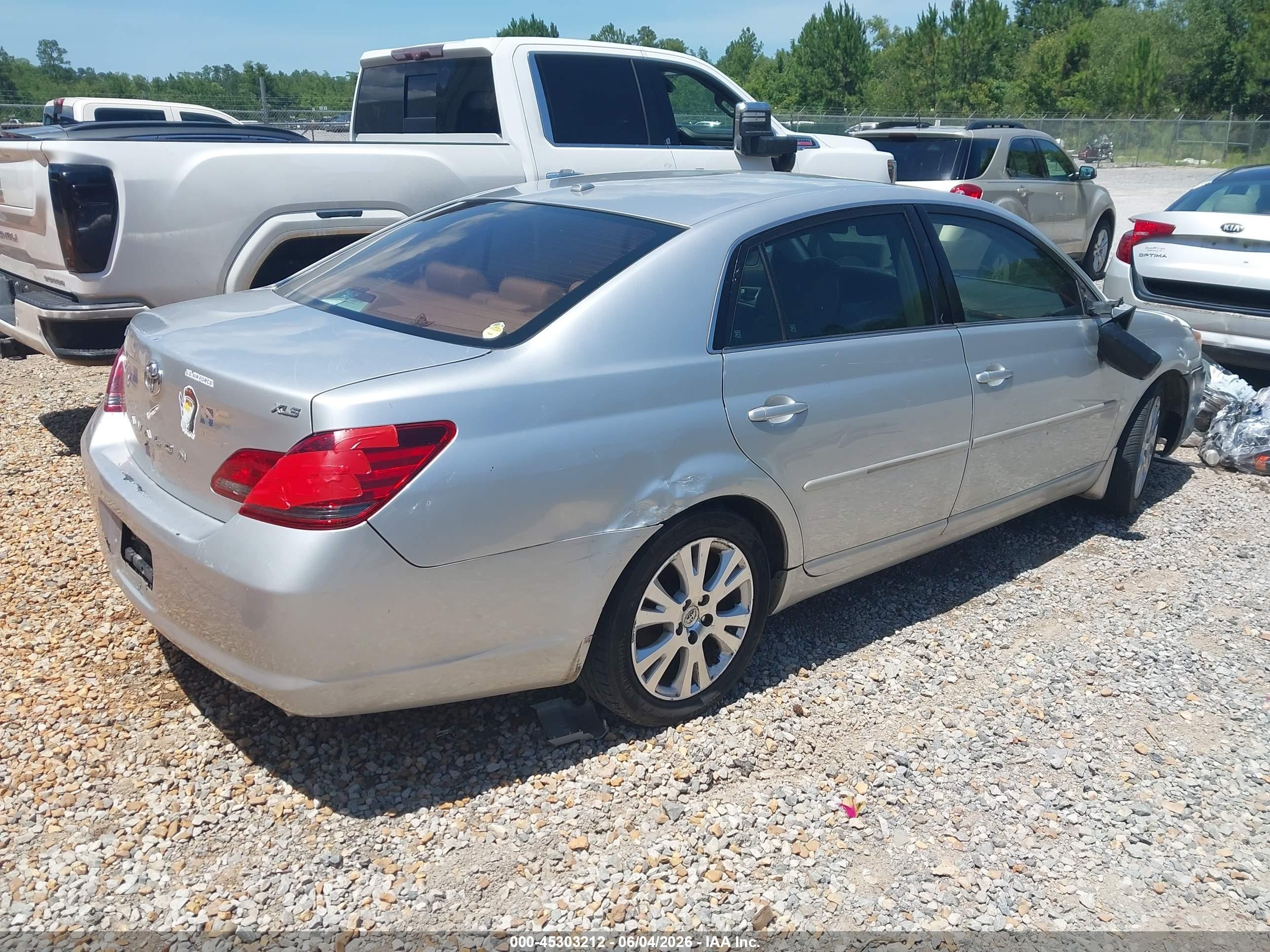 2010 Toyota Avalon Xls Silver vin: 4T1BK3DB7AU358556
