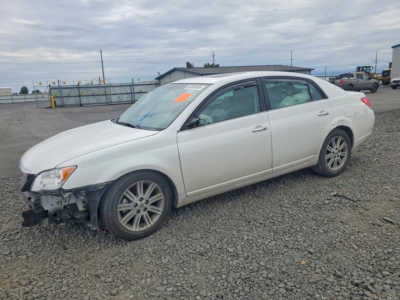 2010 Toyota Avalon Limited White vin: 4T1BK3DB7AU360887