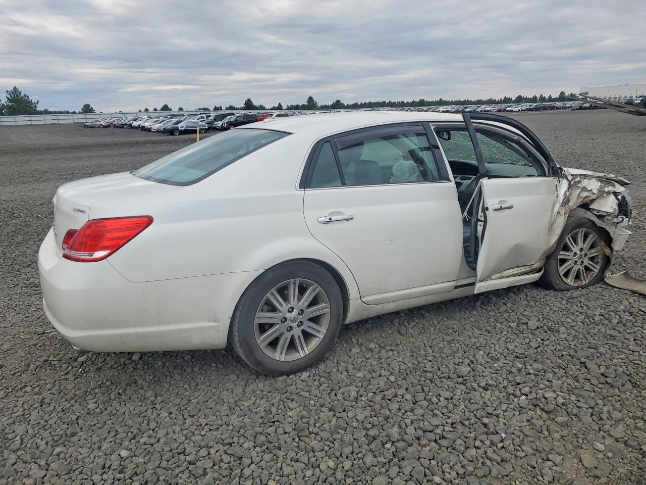 2010 Toyota Avalon Limited White vin: 4T1BK3DB7AU360887