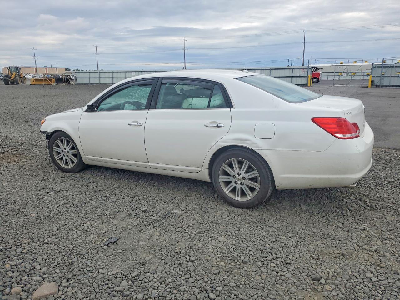 2010 Toyota Avalon Limited White vin: 4T1BK3DB7AU360887