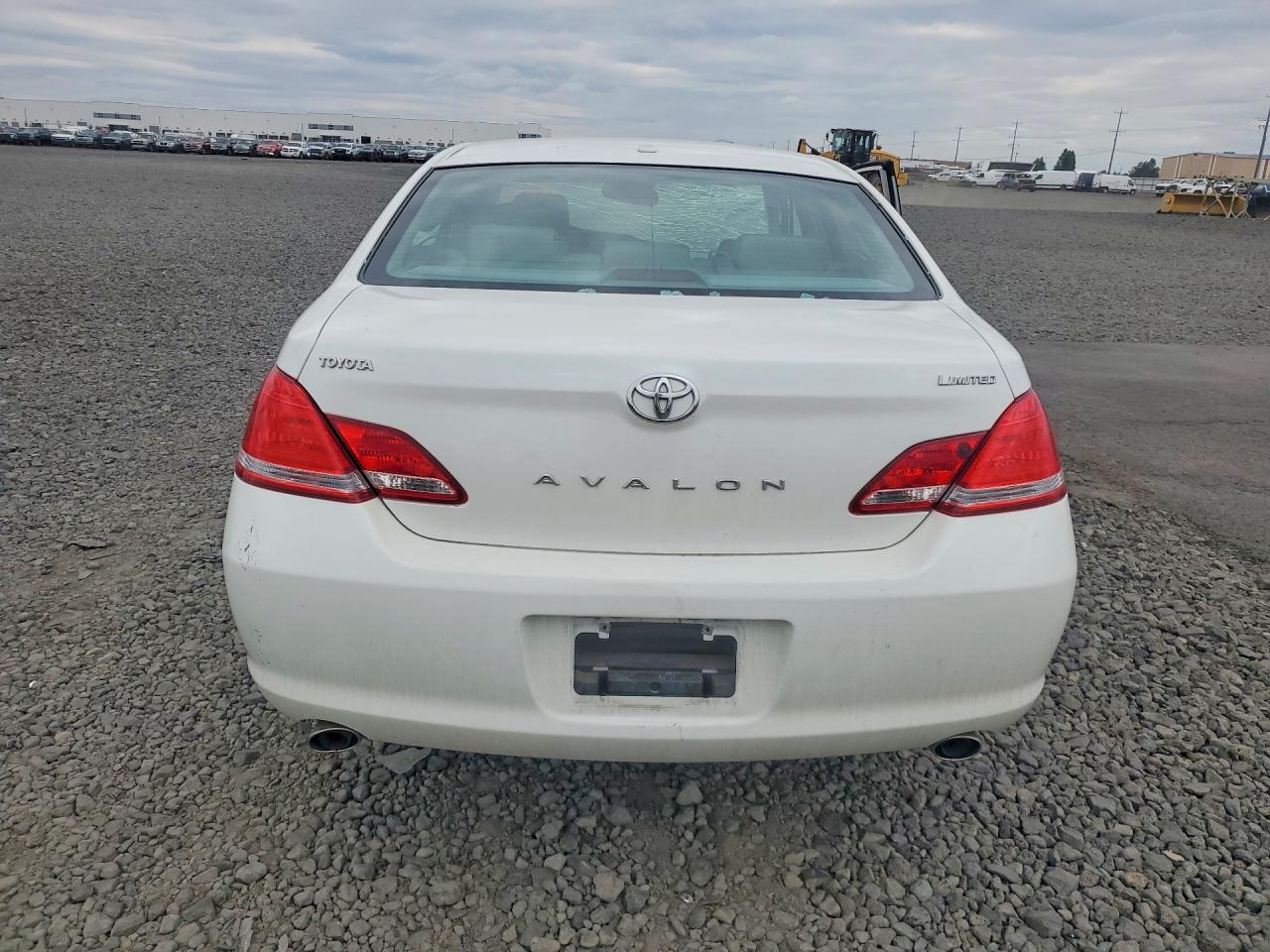 2010 Toyota Avalon Limited White vin: 4T1BK3DB7AU360887