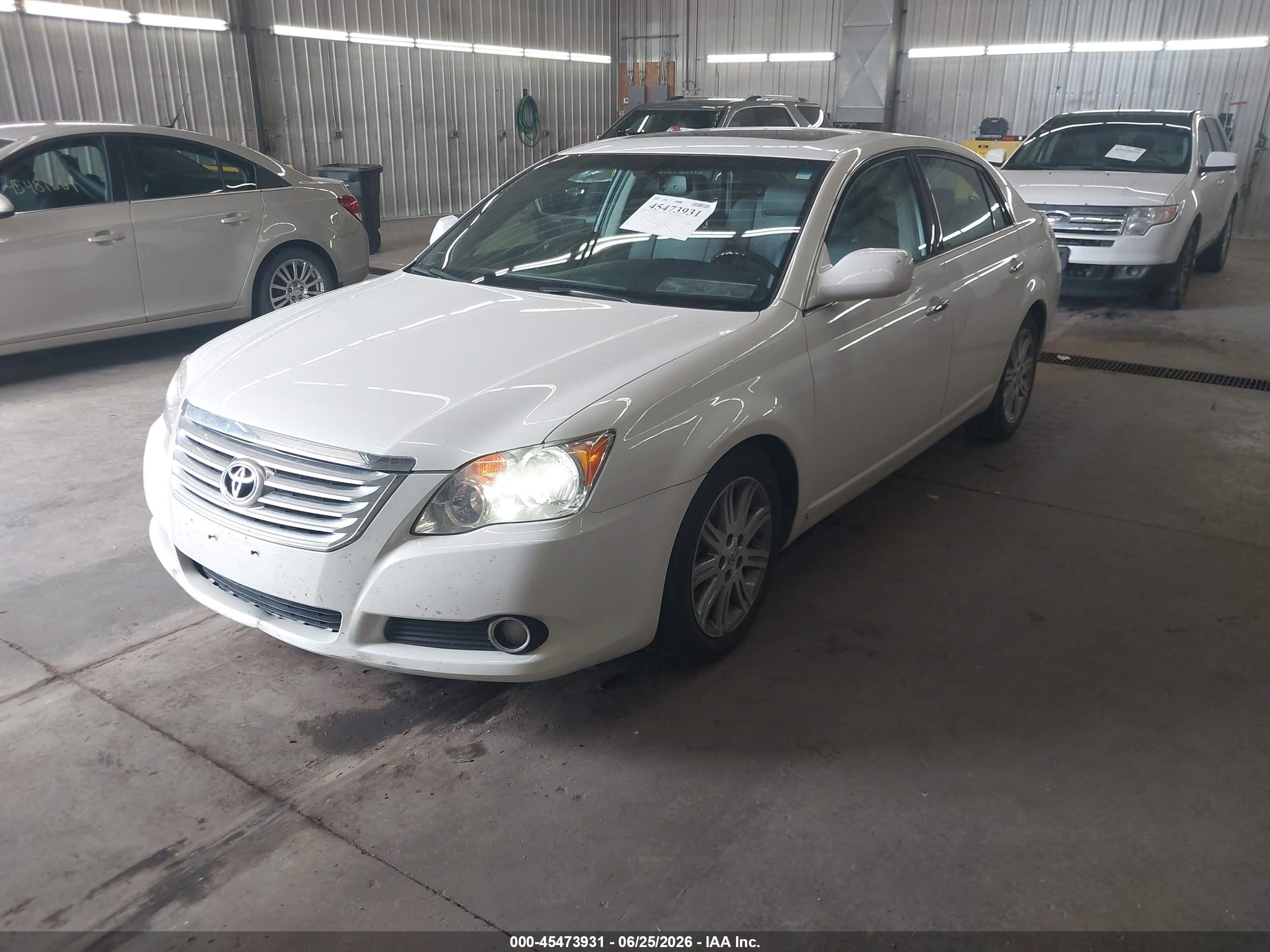 2010 Toyota Avalon Limited White vin: 4T1BK3DB7AU365913