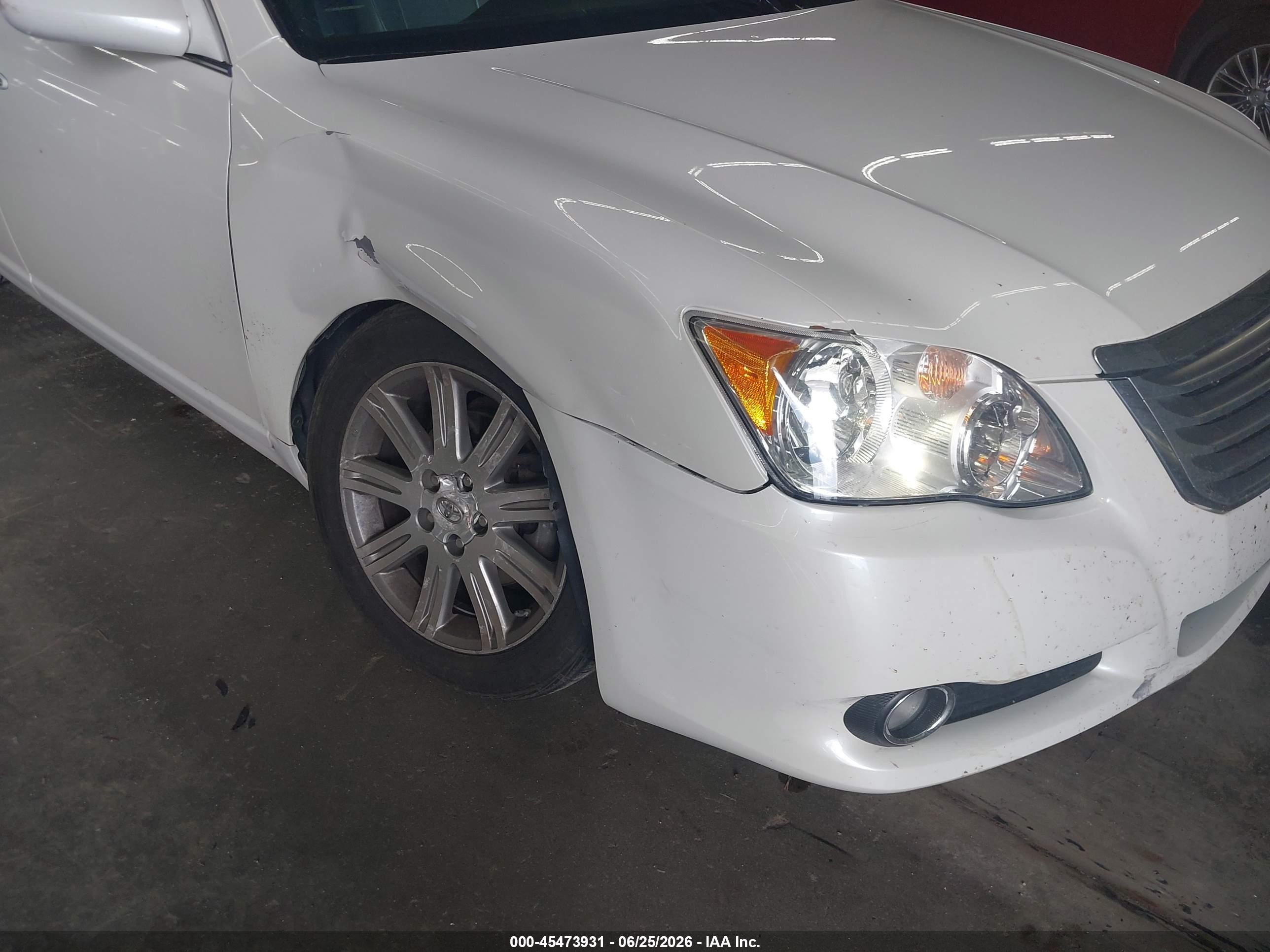 2010 Toyota Avalon Limited White vin: 4T1BK3DB7AU365913