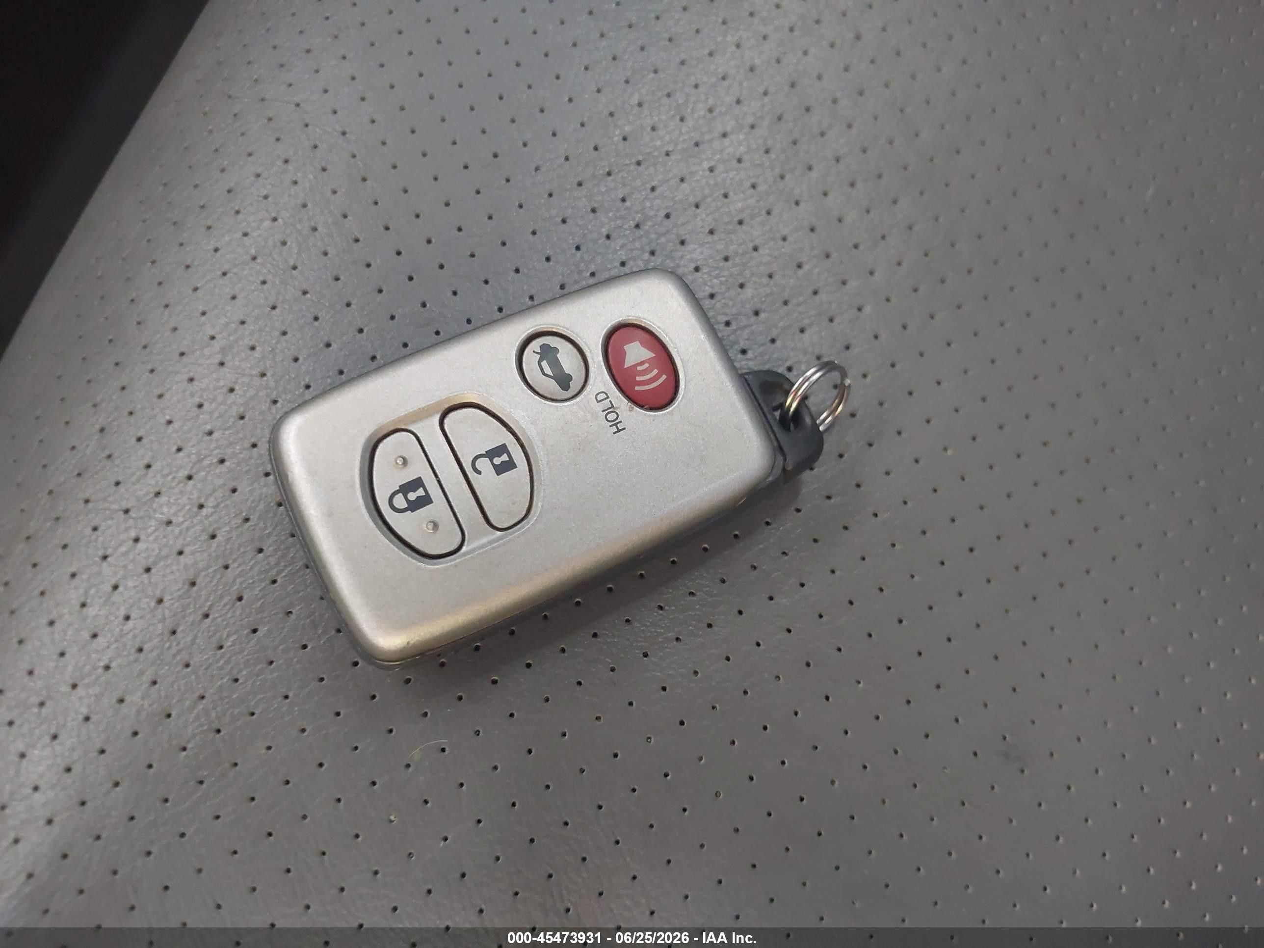 2010 Toyota Avalon Limited White vin: 4T1BK3DB7AU365913