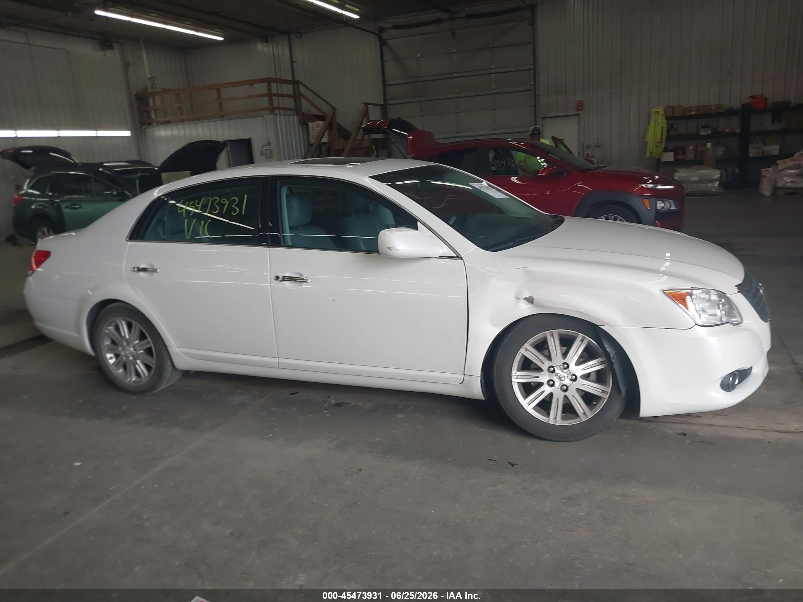 2010 Toyota Avalon Limited White vin: 4T1BK3DB7AU365913