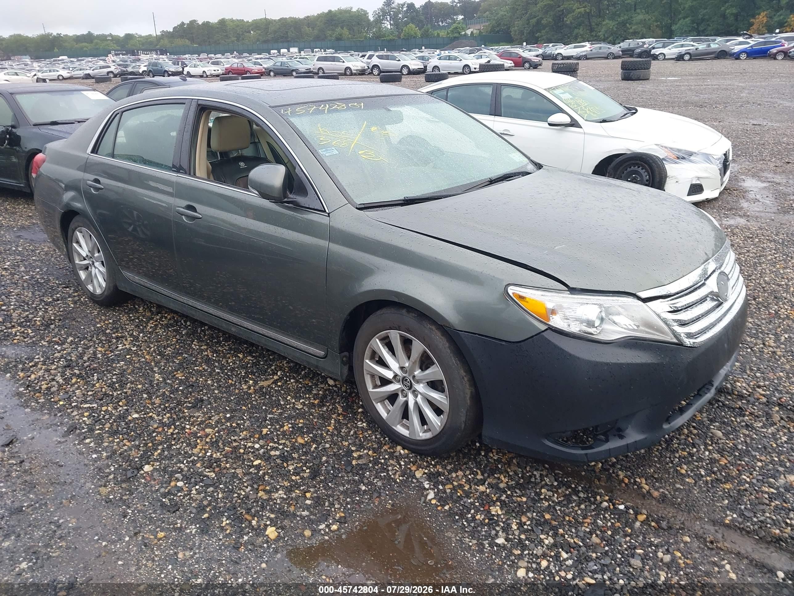 2011 Toyota Avalon   Green vin: 4T1BK3DB7BU372989