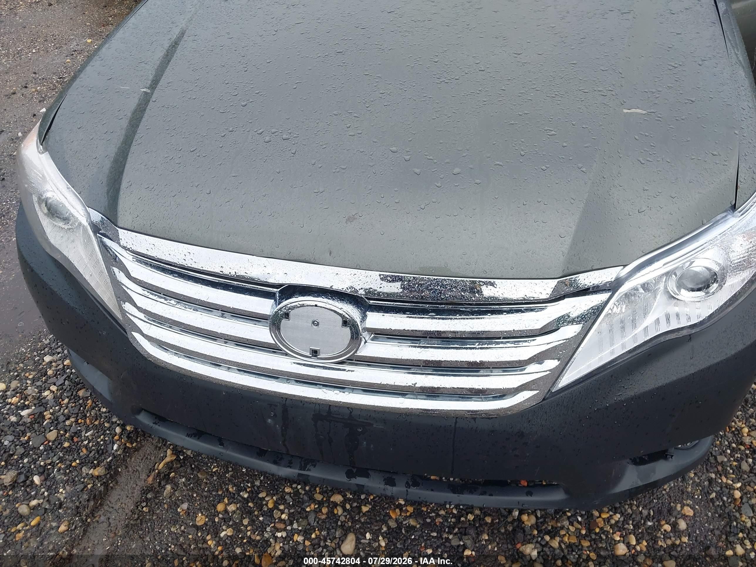 2011 Toyota Avalon   Green vin: 4T1BK3DB7BU372989