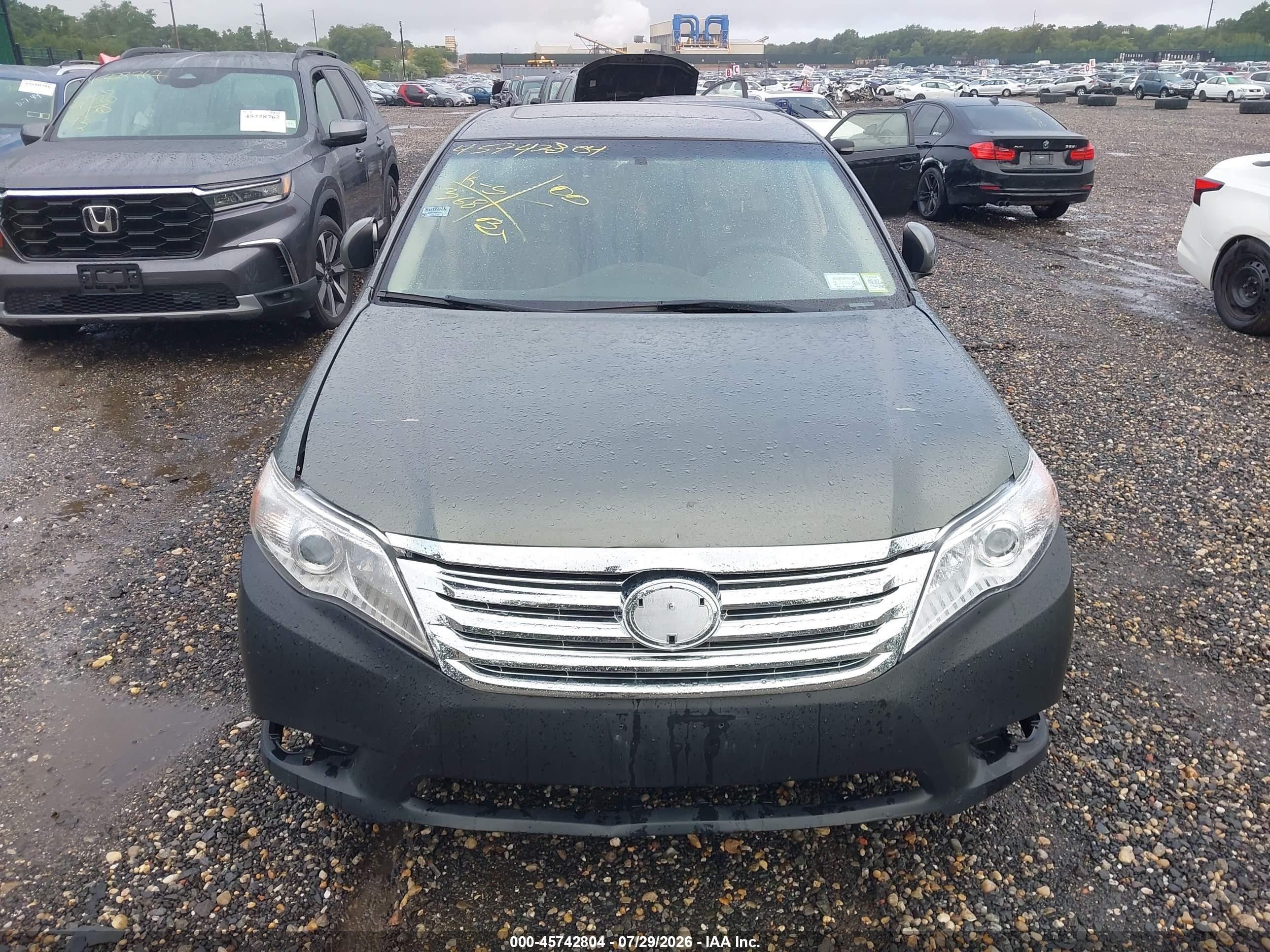2011 Toyota Avalon   Green vin: 4T1BK3DB7BU372989
