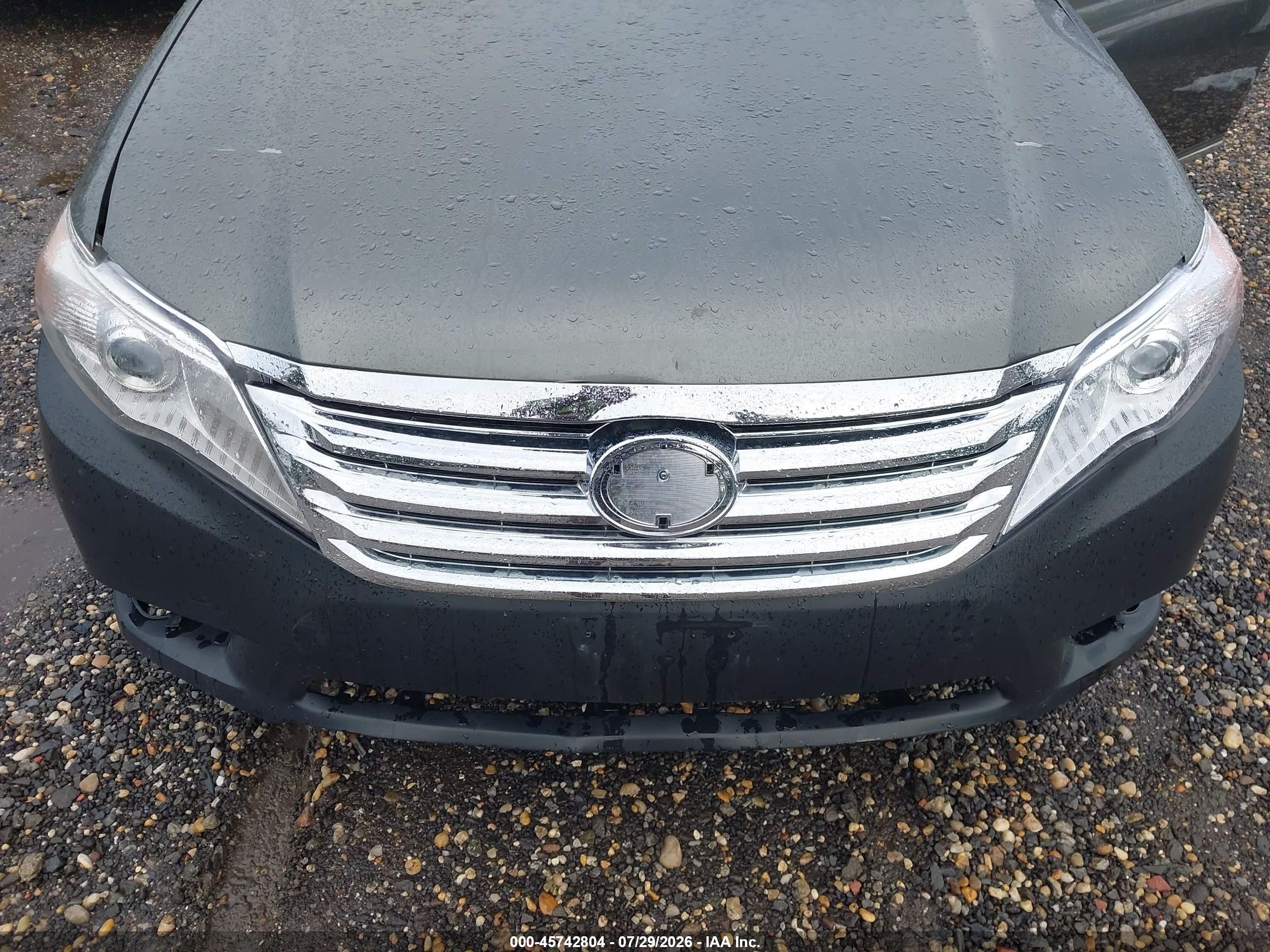 2011 Toyota Avalon   Green vin: 4T1BK3DB7BU372989
