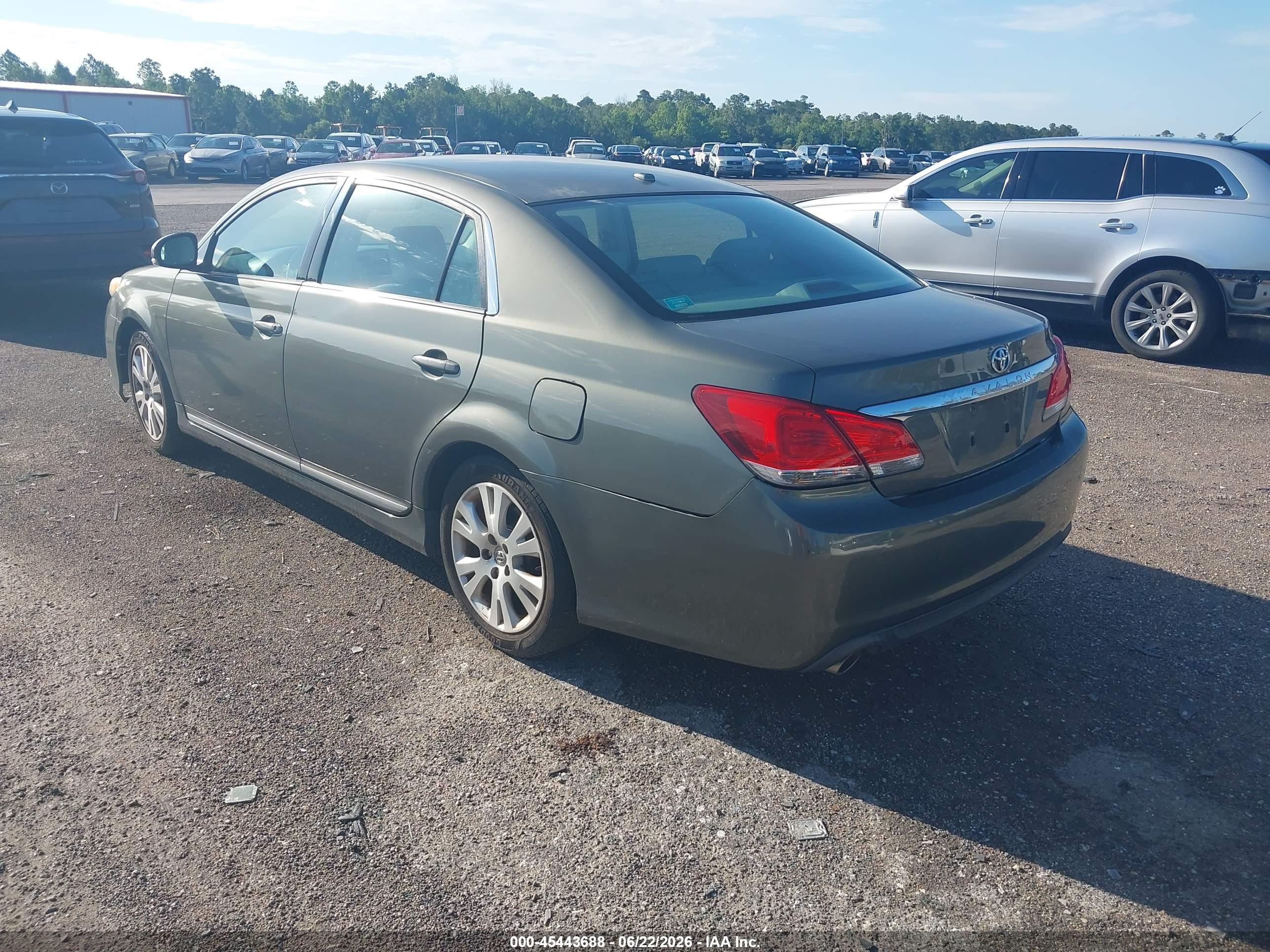 2011 Toyota Avalon   Green vin: 4T1BK3DB7BU374564