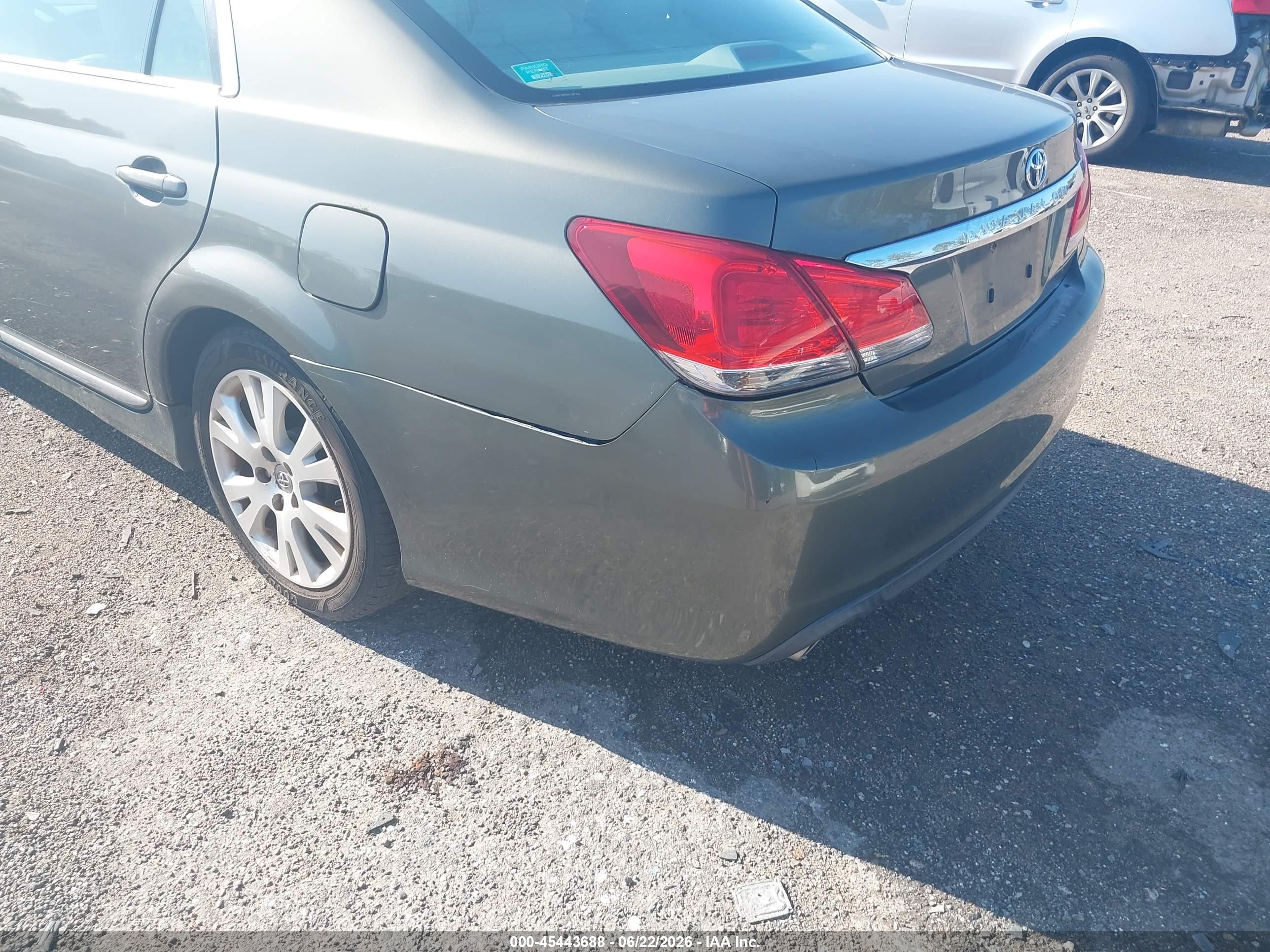 2011 Toyota Avalon   Green vin: 4T1BK3DB7BU374564
