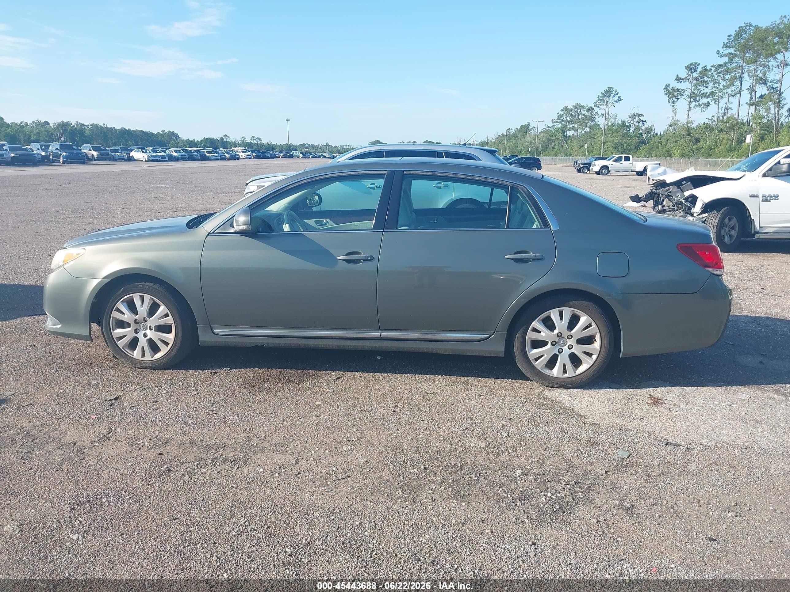 2011 Toyota Avalon   Green vin: 4T1BK3DB7BU374564