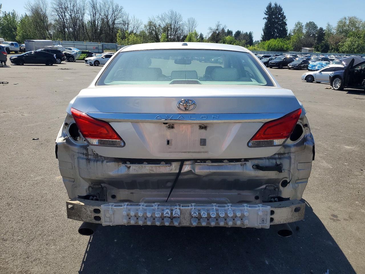 2011 Toyota Avalon Limited Silver vin: 4T1BK3DB7BU384172