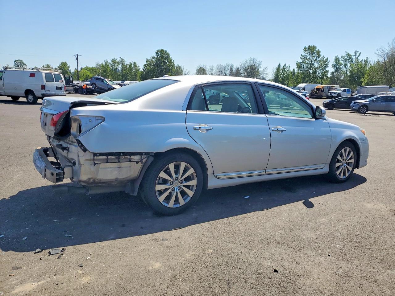 2011 Toyota Avalon Limited Silver vin: 4T1BK3DB7BU384172