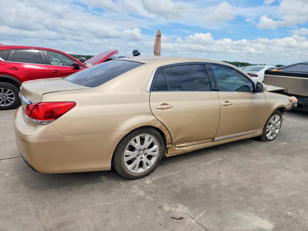 2011 Toyota Avalon Base Beige vin: 4T1BK3DB7BU391946