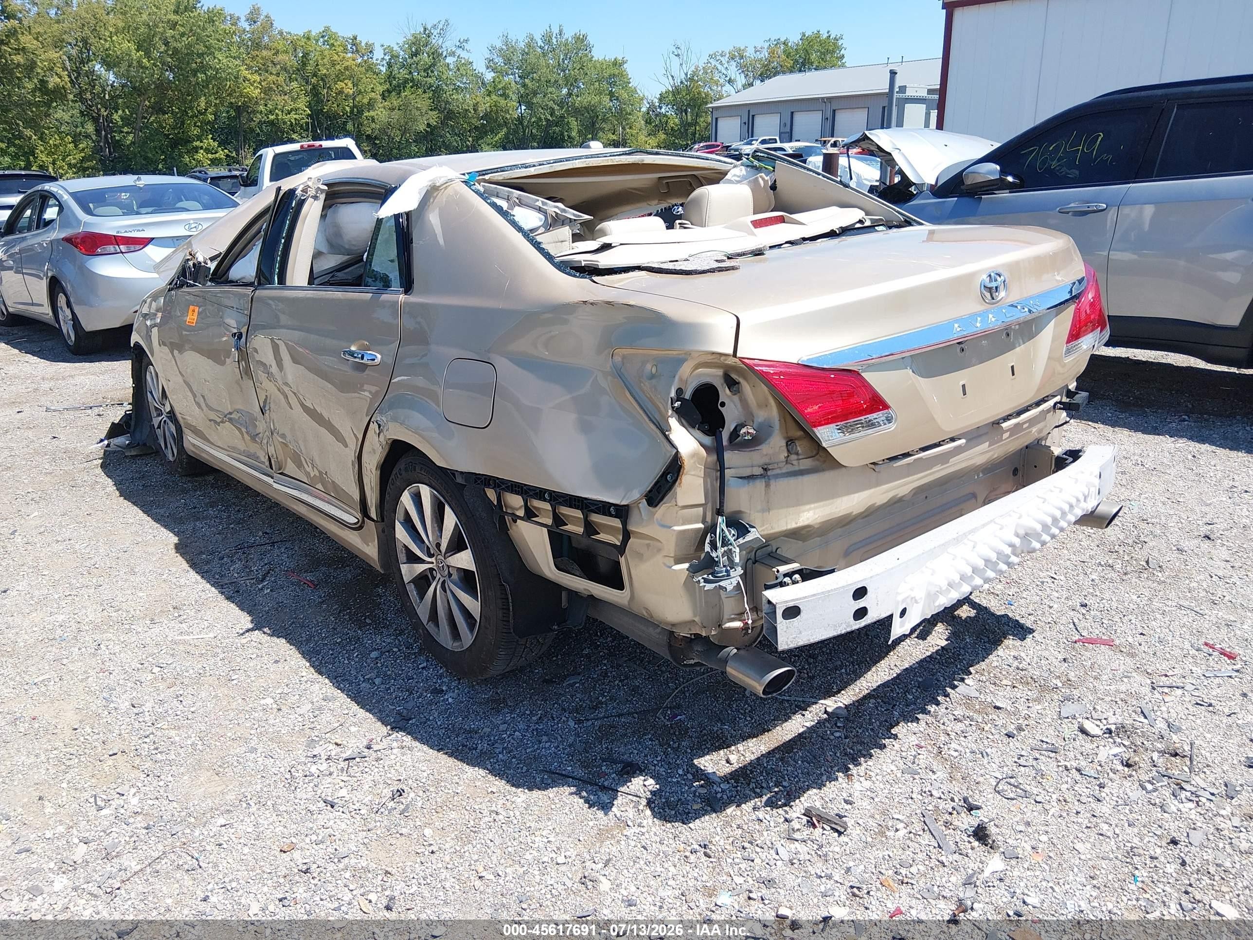2011 Toyota Avalon Limited Золотой vin: 4T1BK3DB7BU396841