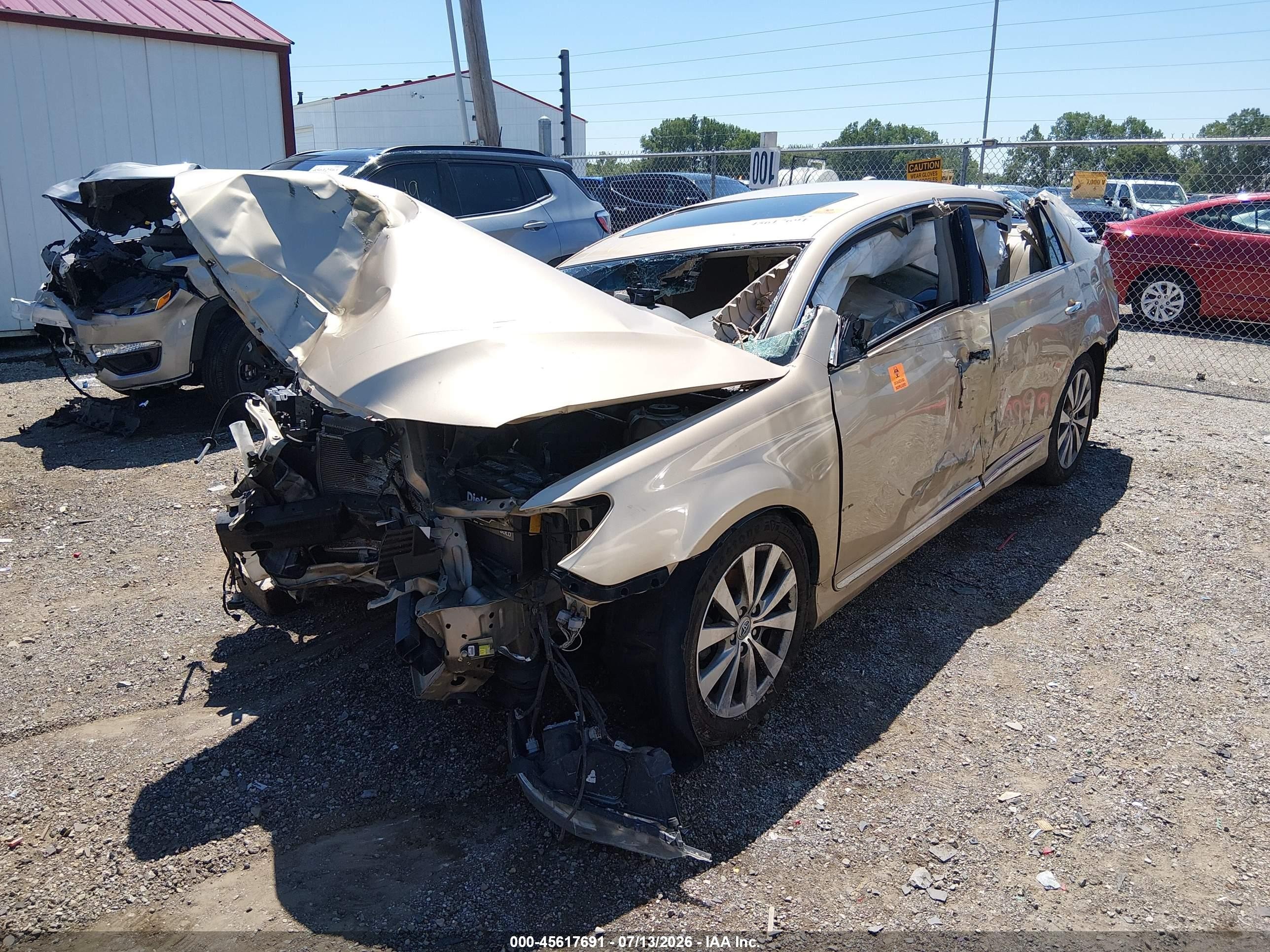 2011 Toyota Avalon Limited Золотой vin: 4T1BK3DB7BU396841
